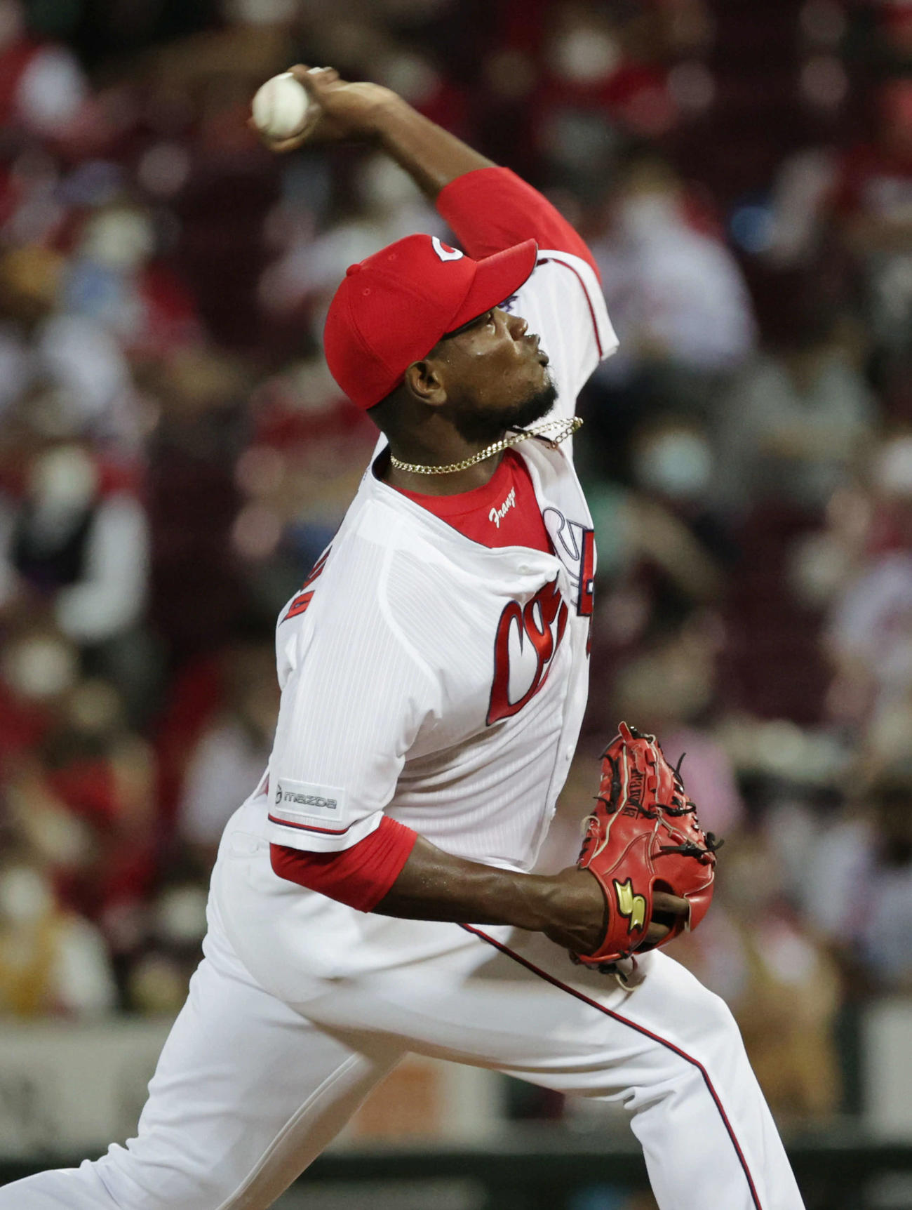 9回表、力投するフランスア（撮影・加藤孝規）