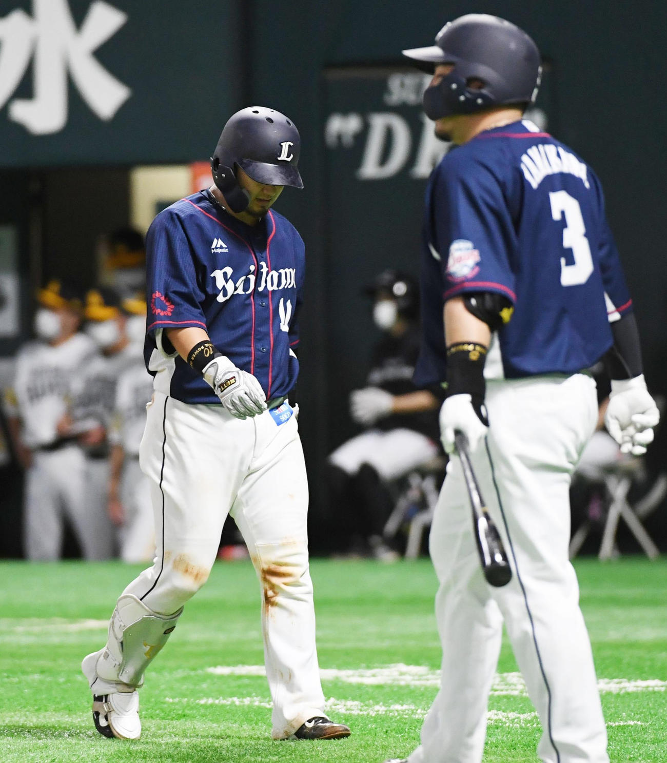 6回表西武無死、森は三振に倒れる。右は山川（撮影・今浪浩三）