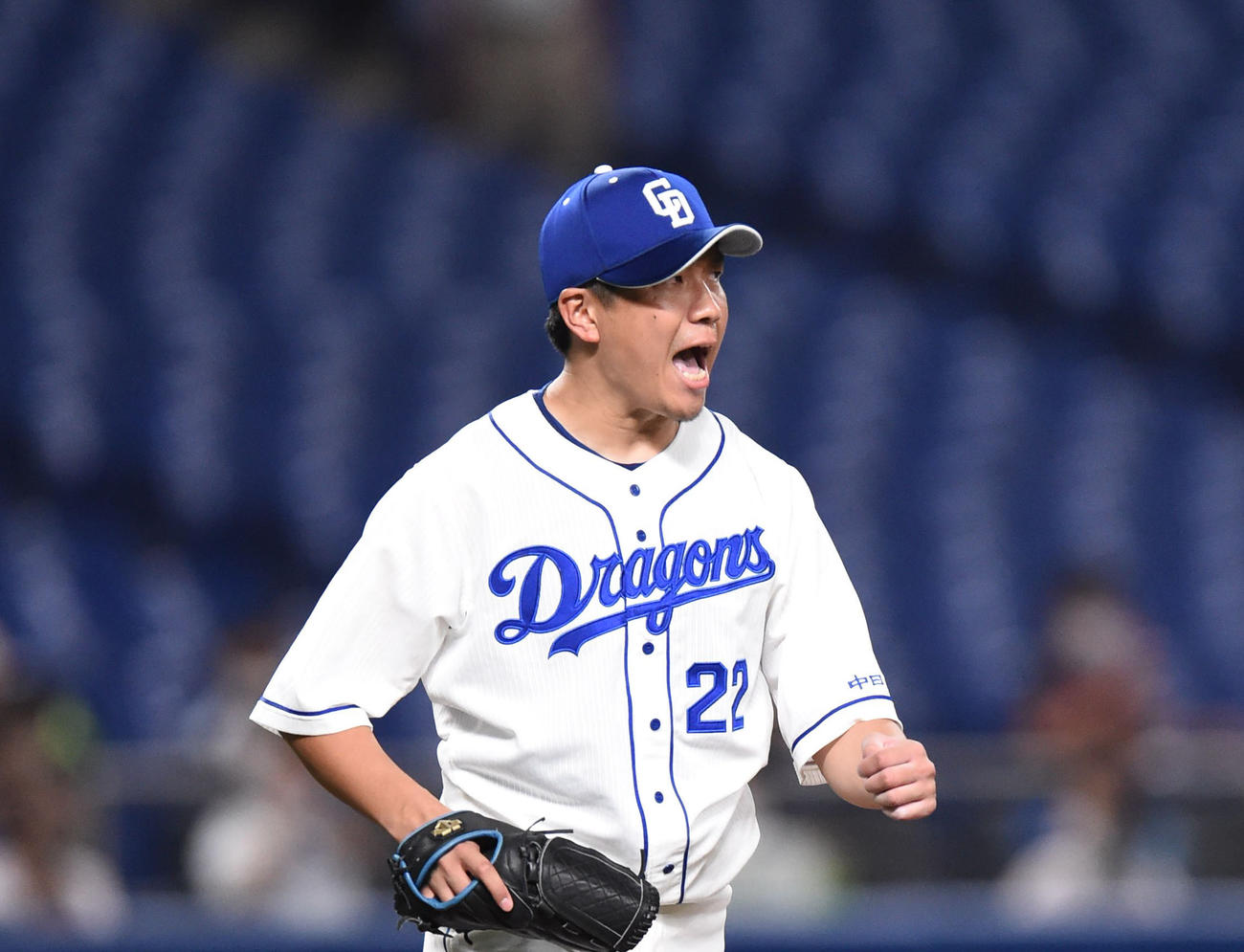 中日対ヤクルト　8回表ヤクルト無死、坂口智隆から三振を奪いほえる大野雄大（撮影・森本幸一）