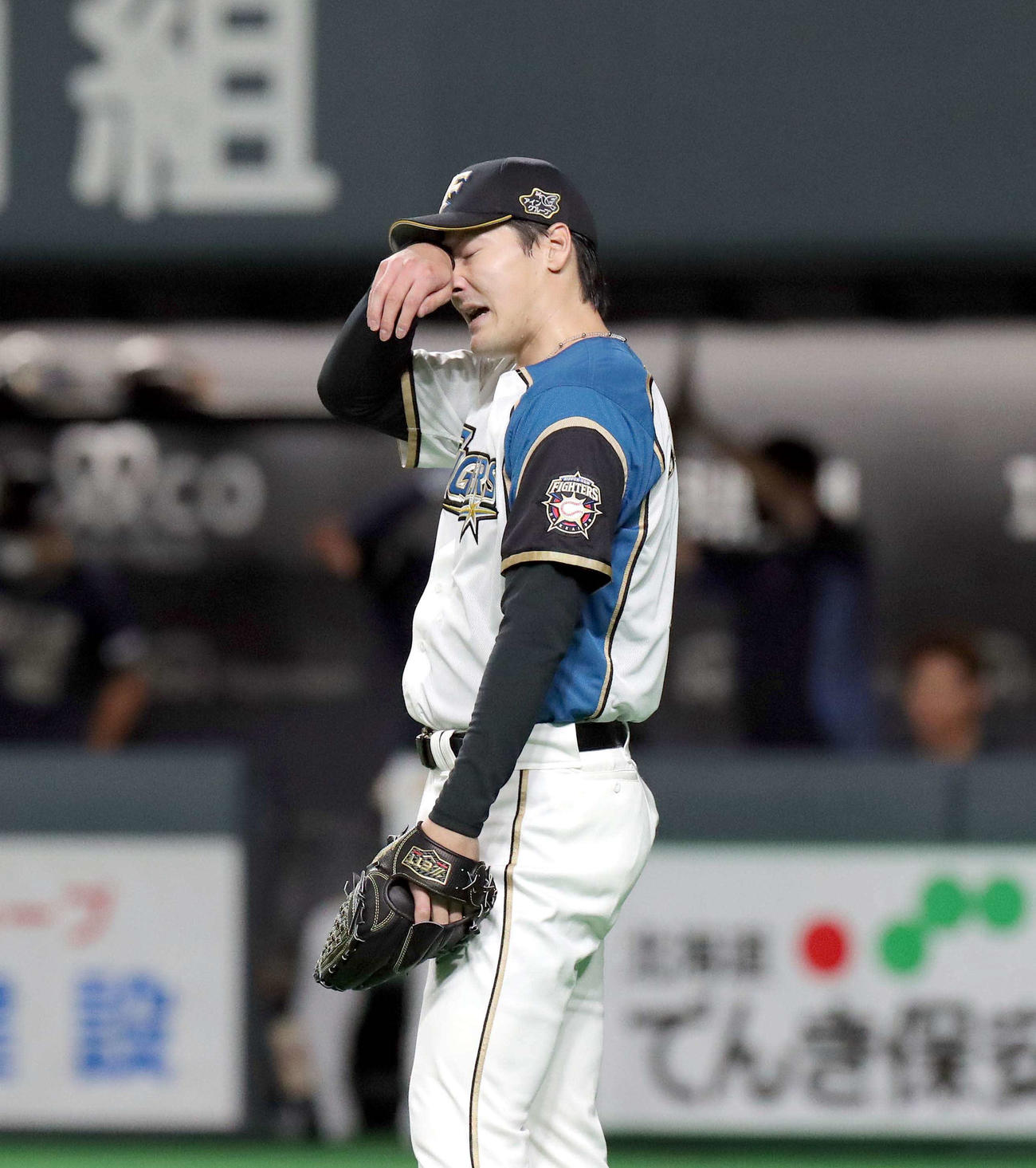 日本ハム対オリックス　7回表オリックス無死二、三塁、安達に勝ち越しとなる中前適時打を打たれる日本ハム有原（撮影・佐藤翔太）