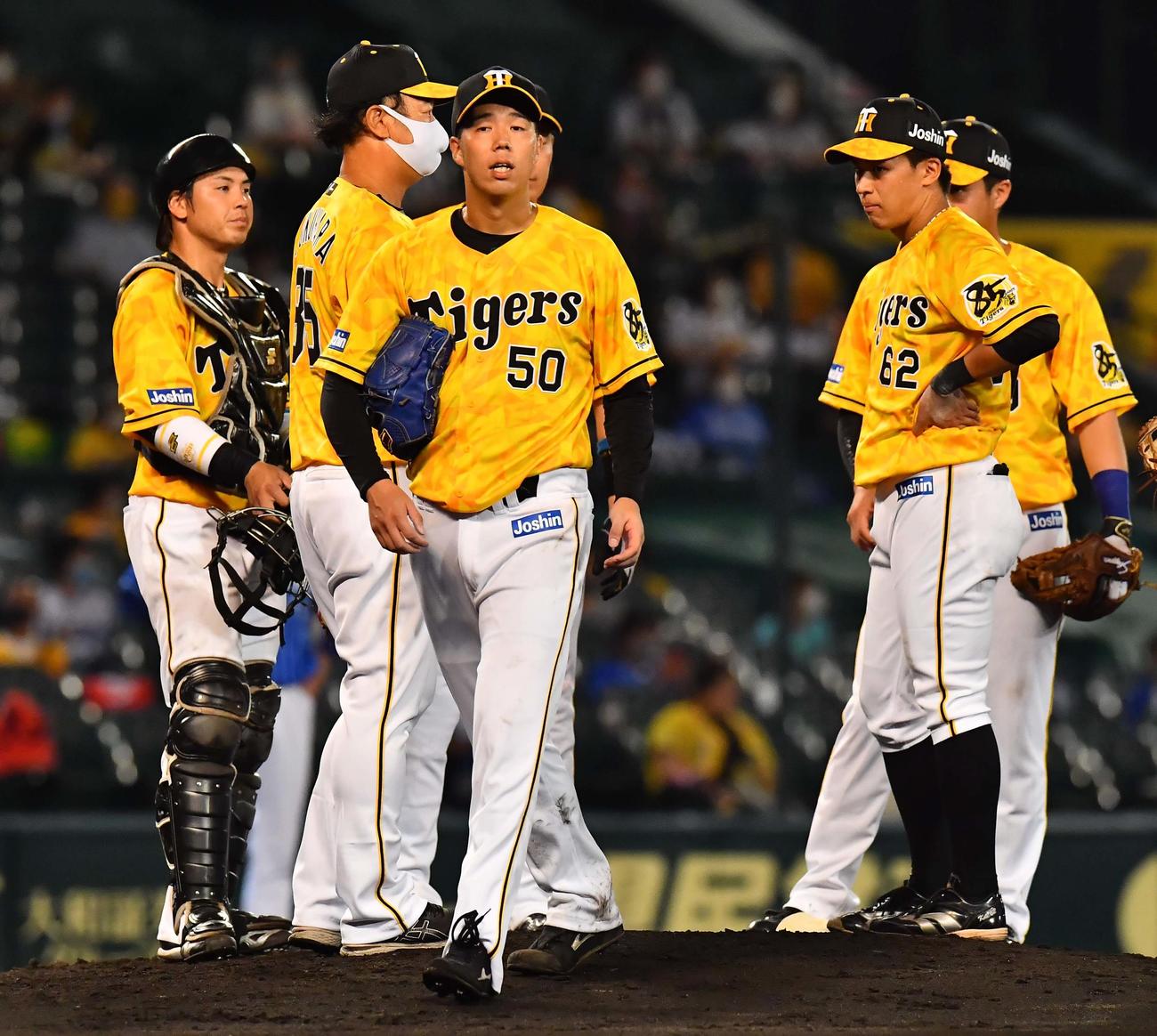 7回途中で降板する青柳晃洋（撮影・上田博志）