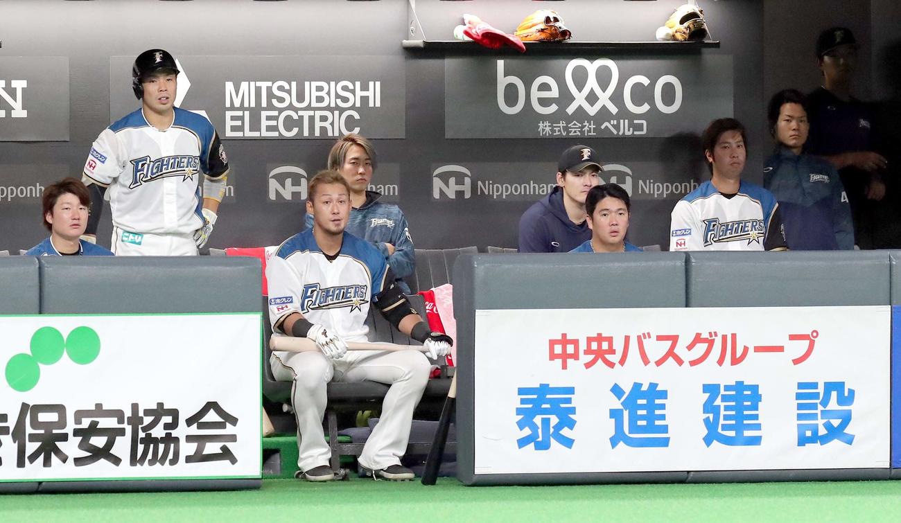 日本ハム対オリックス　意気消沈の日本ハムベンチ（撮影・佐藤翔太）