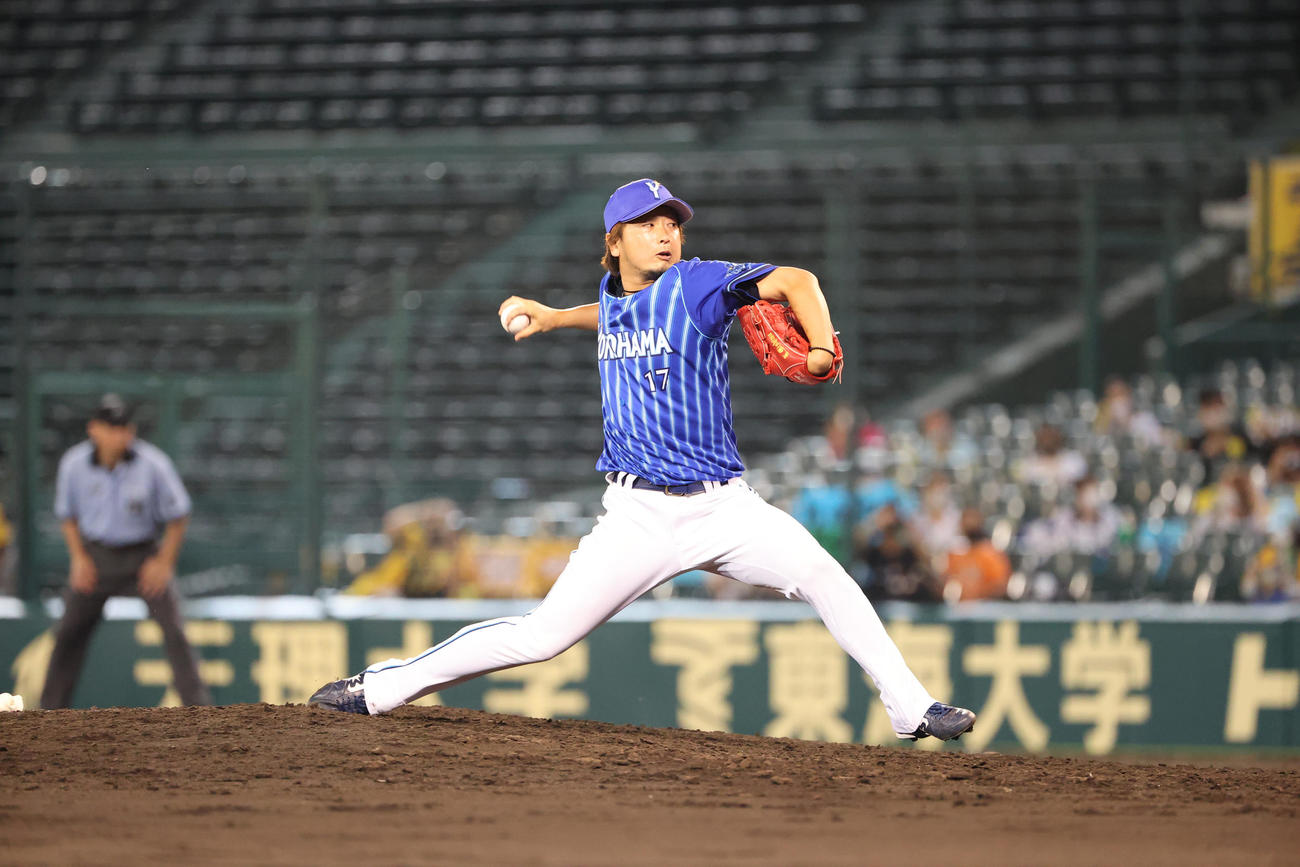 阪神対DeNA　10回に登板する三嶋一輝（撮影・清水貴仁）
