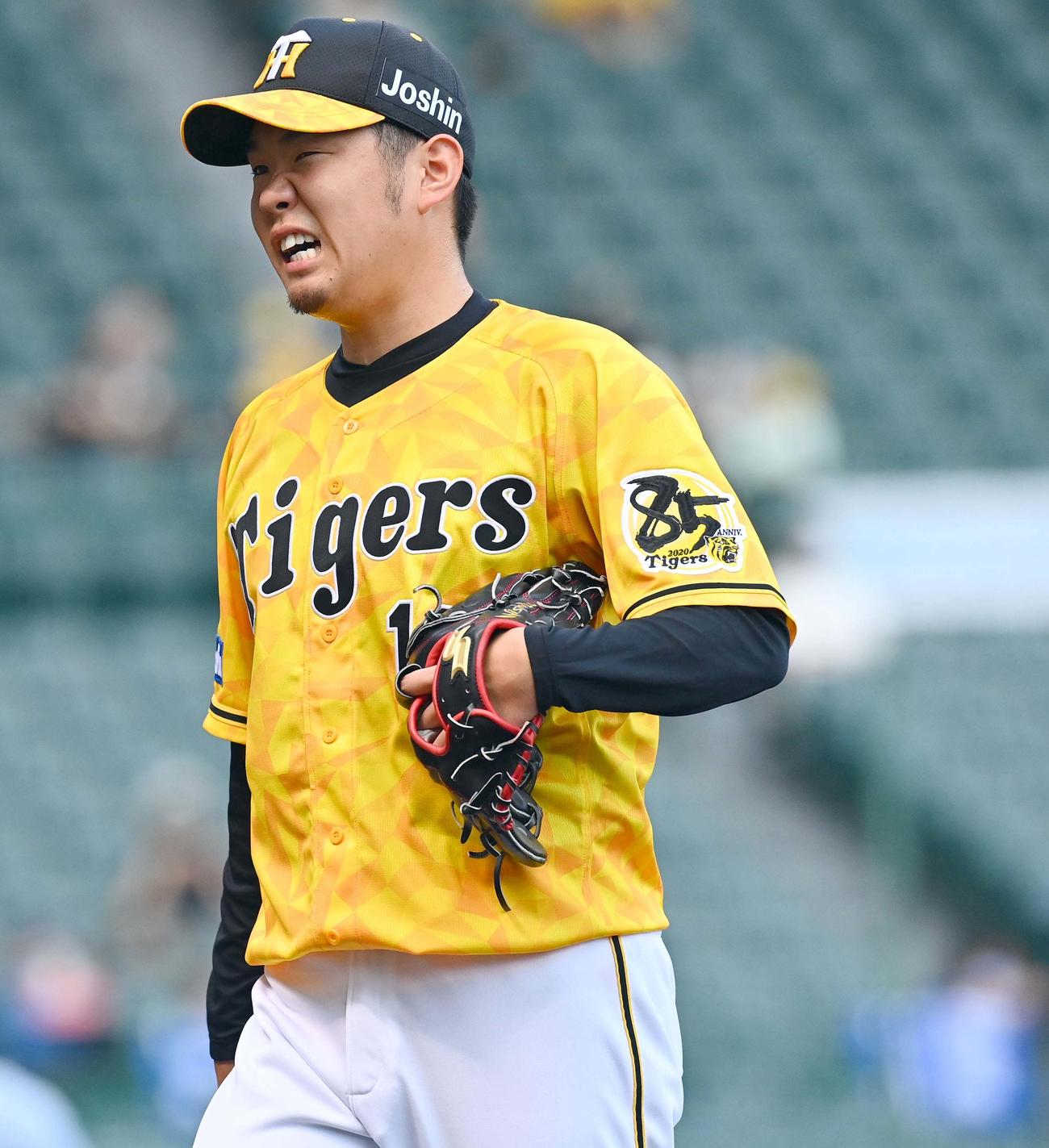 阪神対DeNA　初回の失点に悔しそうな表情を見せる阪神先発西勇輝（撮影・上田博志）