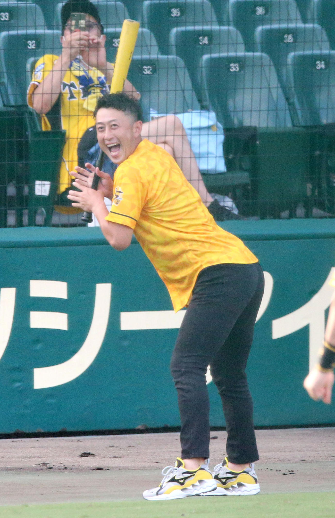 阪神スタメン発表でものまねを行う今成亮太氏