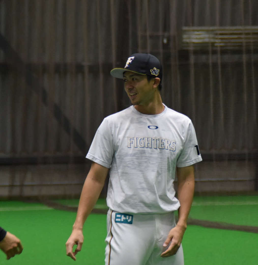 2日の全体練習に参加した日本ハム上沢