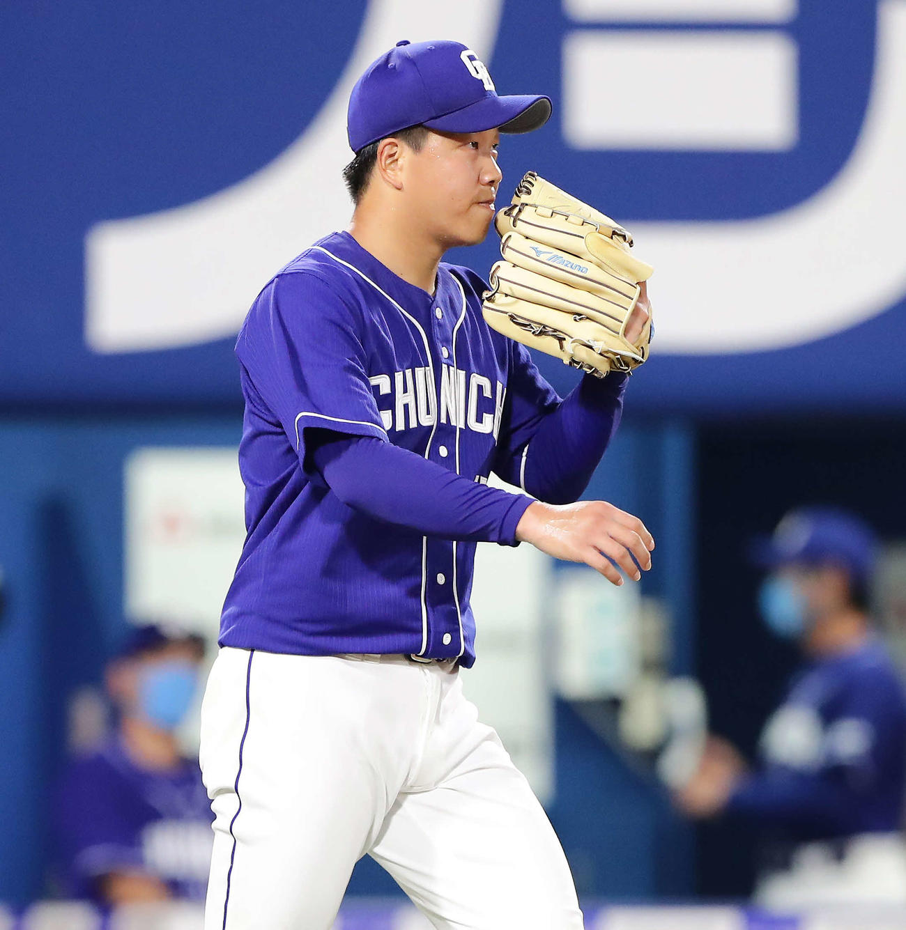 DeNA対中日　3回裏DeNA1死二塁、佐野に右前適時打を打たれて3点目を失った中日先発の柳（撮影・丹羽敏通）
