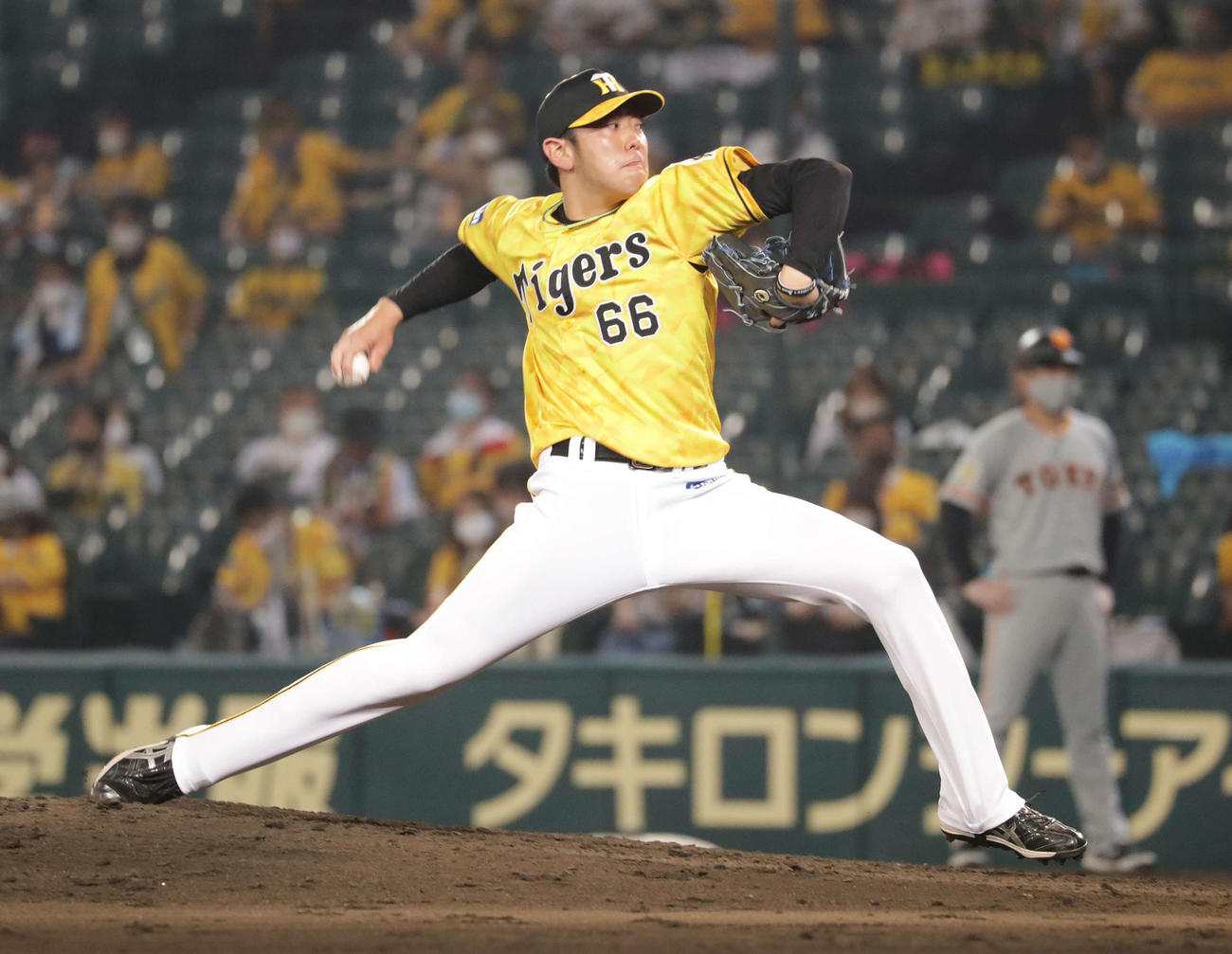阪神対巨人　9回表に阪神2番手で登板した小川（撮影・河野匠）