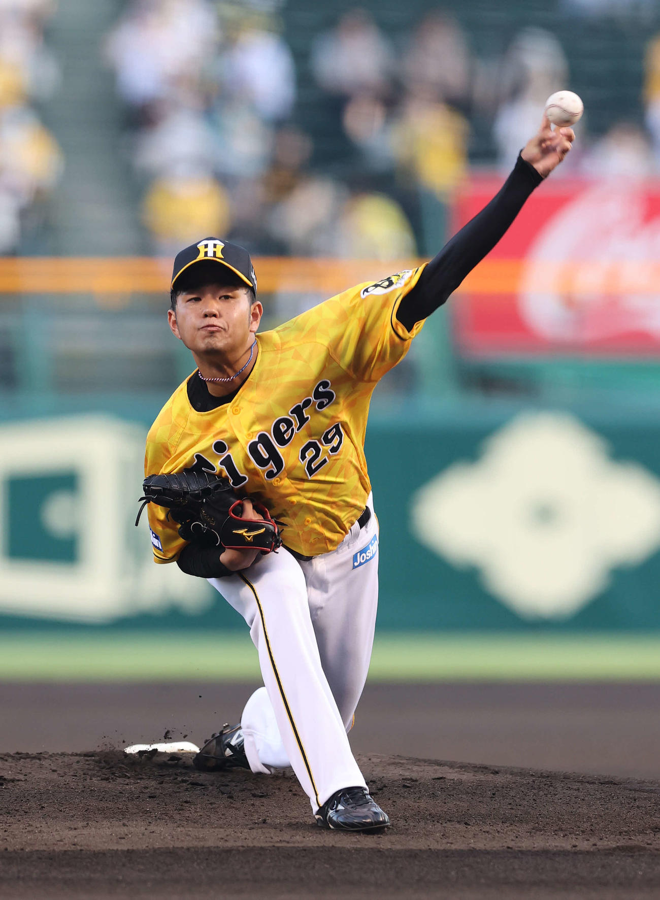 阪神対巨人　力投する阪神先発の高橋（撮影・河野匠）