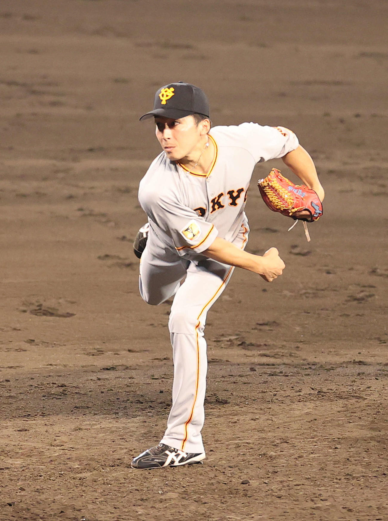阪神対巨人　8回裏途中に巨人6番手で登板し無失点に抑えた増田大（撮影・河野匠）