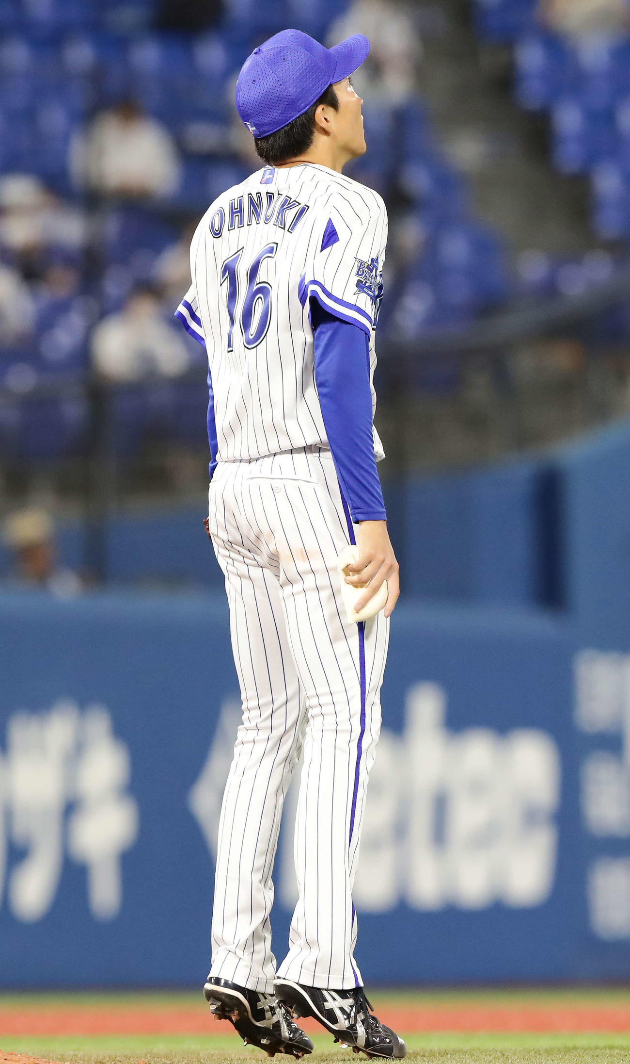 DeNA対中日　毎回マウンドに上がる前に小さくジャンプするDeNA大貫（撮影・丹羽敏通）