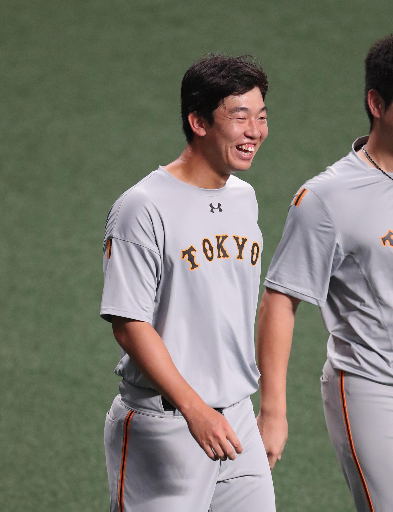 中日対巨人　練習中、笑顔を見せる畠世周（撮影・白石智彦）