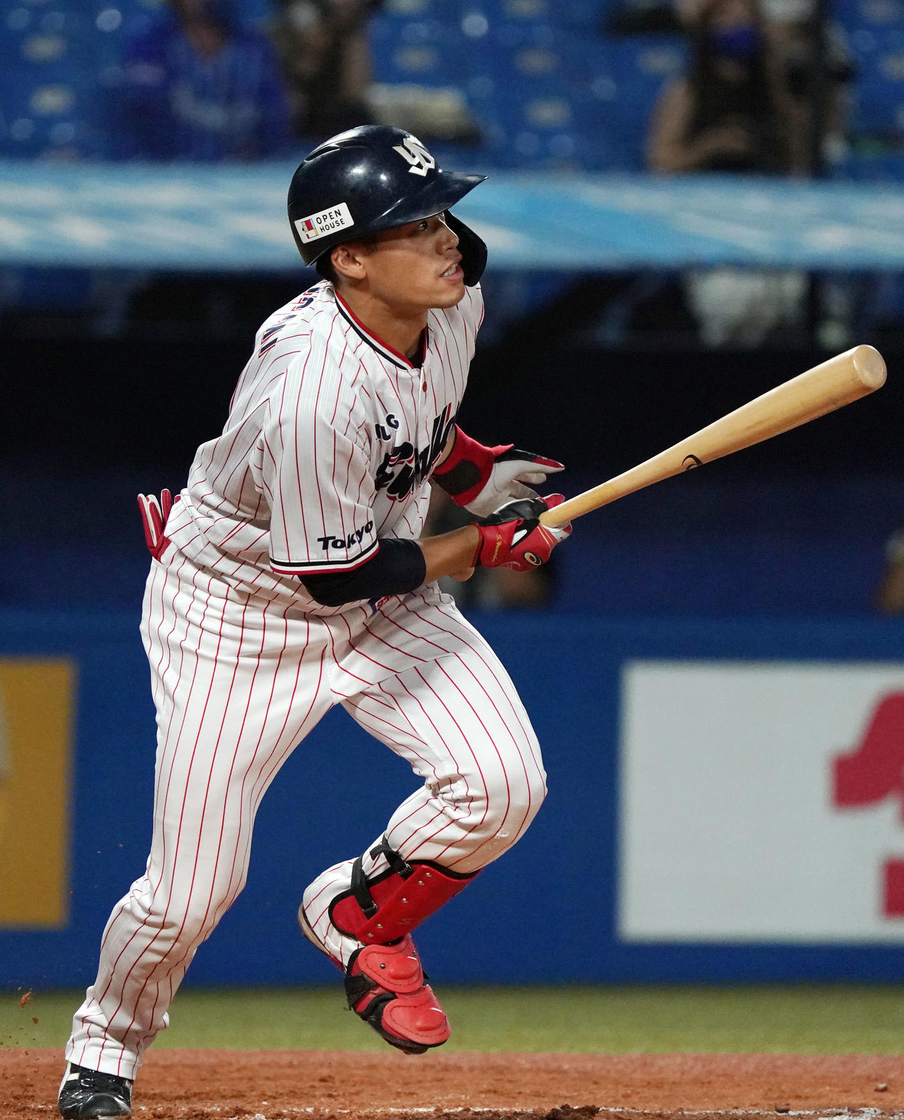ヤクルト対DeNA　3回裏ヤクルト2死一塁、2点本塁打を放つ塩見（撮影・狩俣裕三）