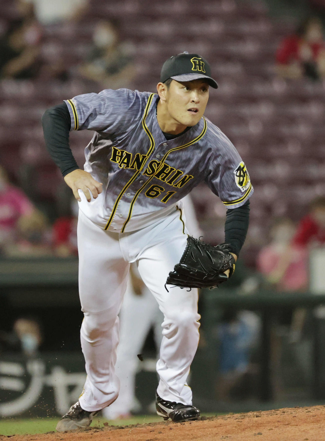 プロ野球広島対阪神6回戦　8回裏広島、阪神五番手の望月（撮影・加藤孝規）