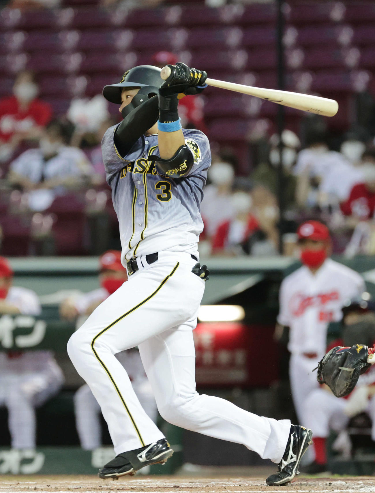 プロ野球広島対阪神8回戦　3回表阪神2死三塁、大山悠輔は勝ち越し左三塁打を放つ（撮影・加藤孝規）