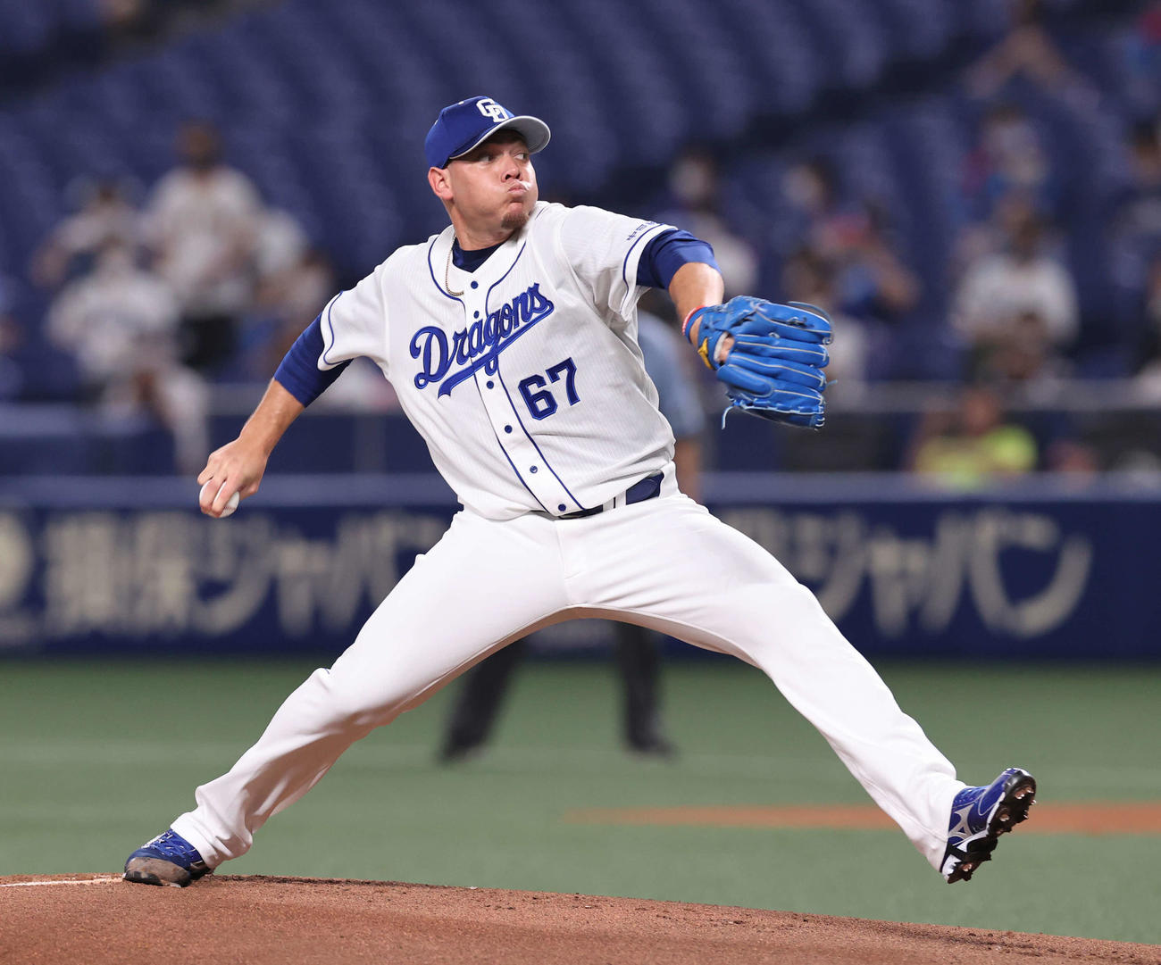 中日対巨人　力投する中日先発のロドリゲス（撮影・河野匠）