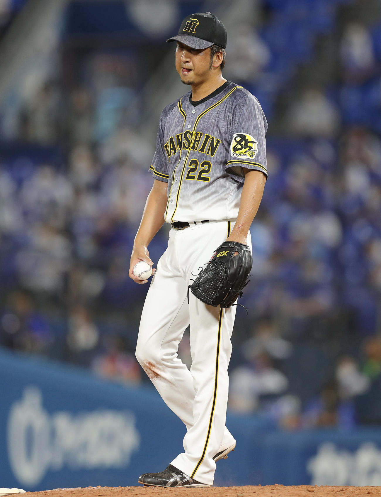 DeNA対阪神　8回裏DeNA2死三塁、宮崎に適時打を浴びた藤川（撮影・前田充）