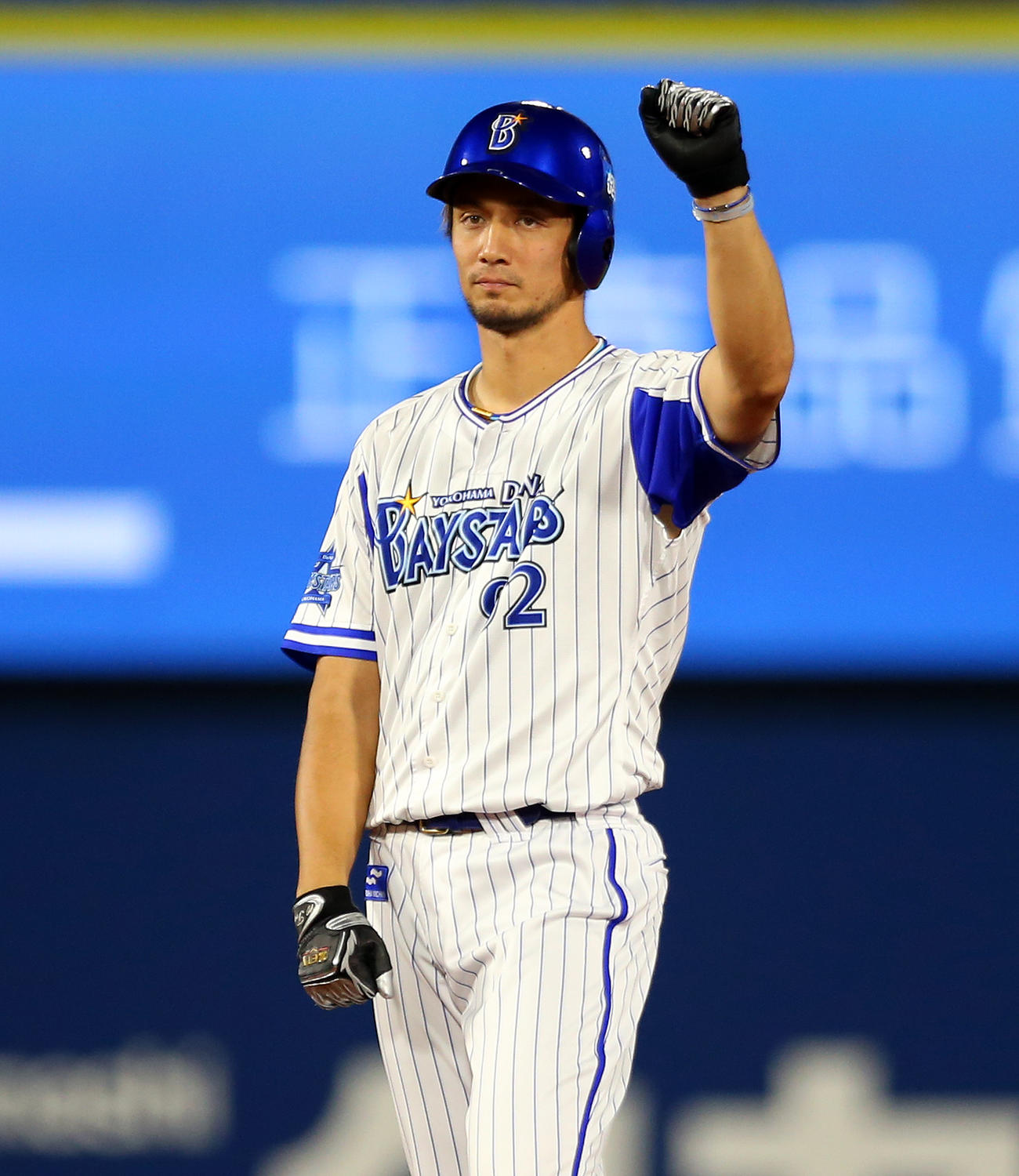 DeNA対阪神　4回裏DeNA1死一、二塁、右中間を破る2点適時二塁打を放ち、ガッツポーズする国吉（撮影・大野祥一）
