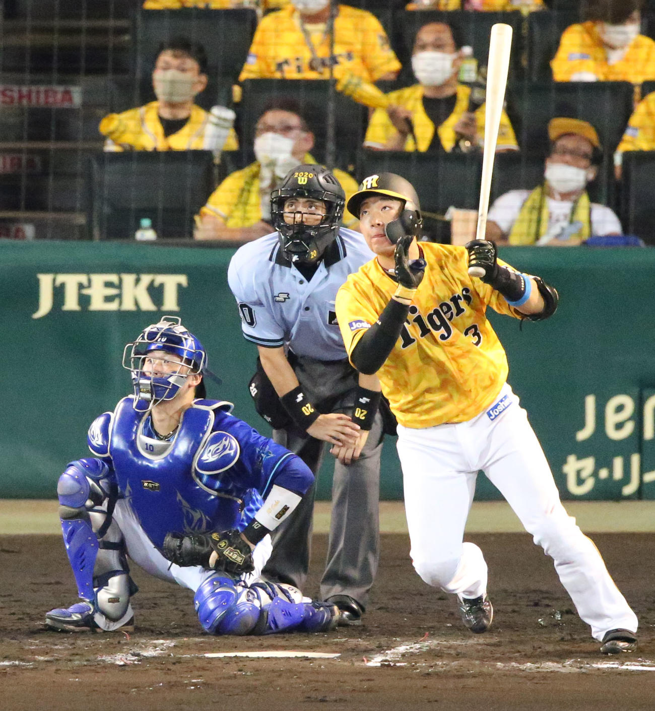 阪神対DeNA　6回裏阪神1死二、三塁、大山は逆転の右前2点適時打を放つ（2020年8月2日撮影）