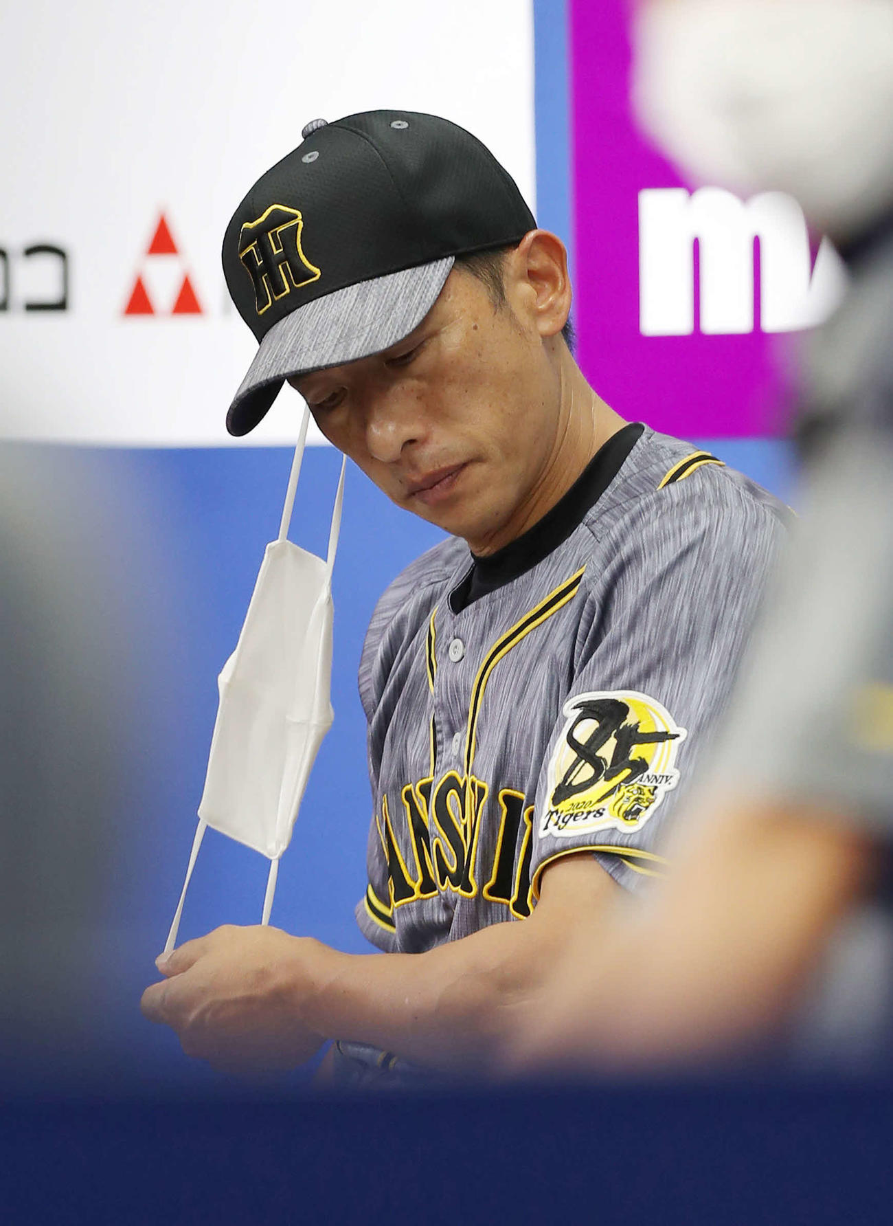 DeNA対阪神　ベンチで厳しい表情を見せる阪神矢野監督（撮影・前田充）