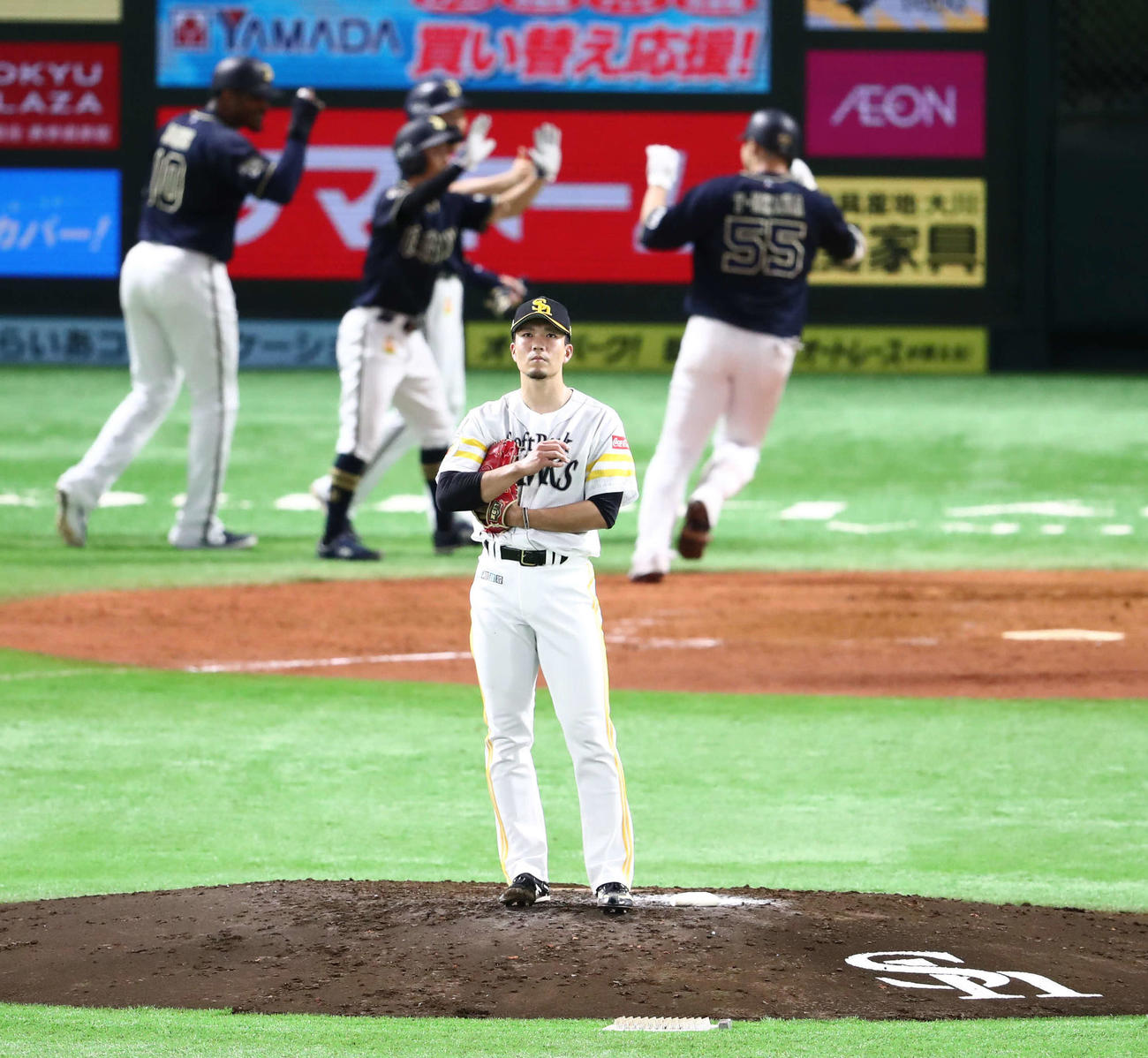ソフトバンク対オリックス　5回表オリックス2死満塁、T－岡田に逆転となる満塁本塁打を浴びた千賀（撮影・梅根麻紀