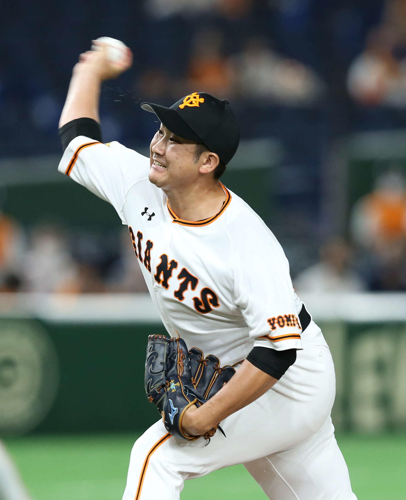 巨人対ヤクルト　力投する巨人先発の菅野（撮影・河野匠）