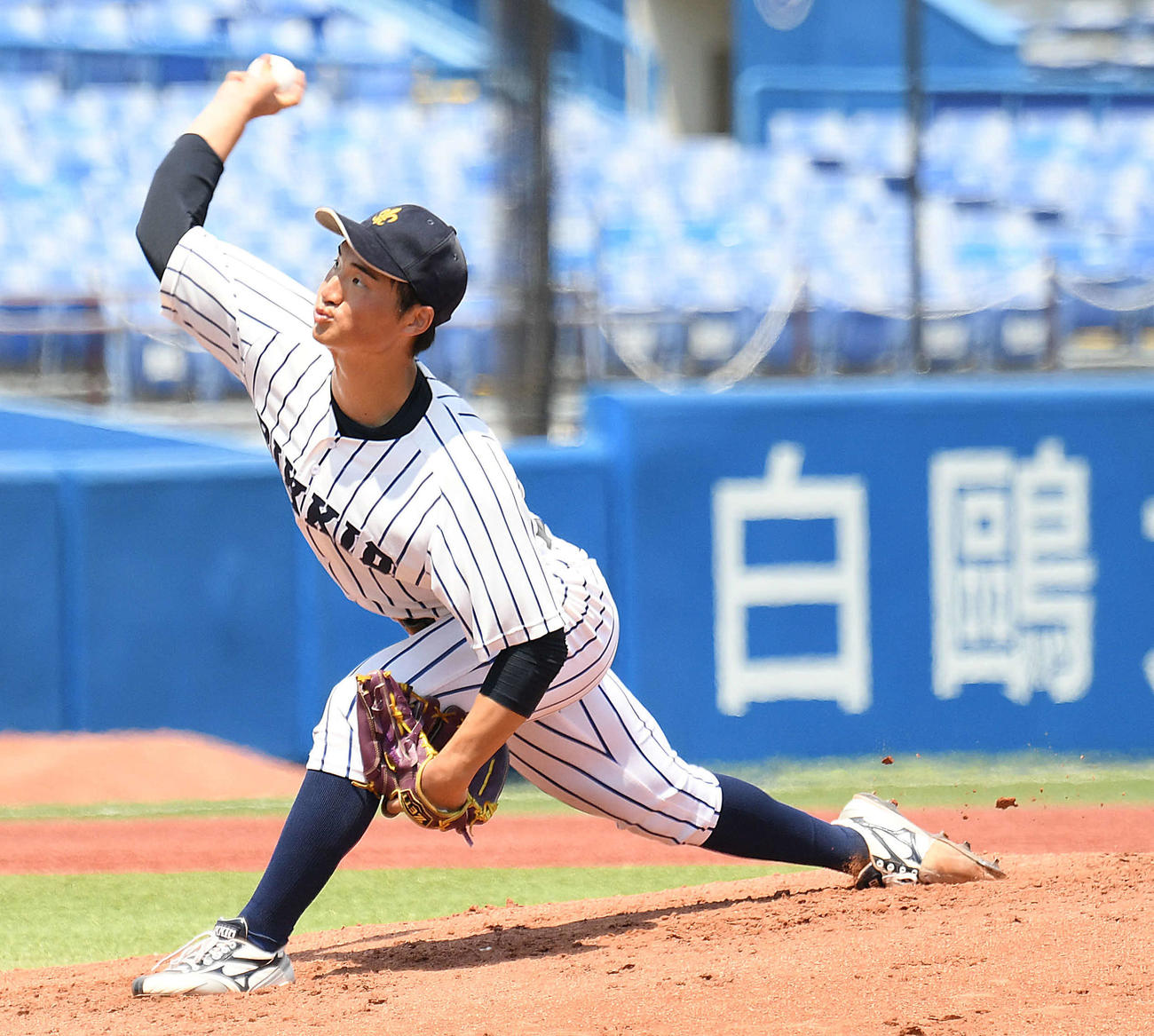 立大対慶大　立大先発の中崎（撮影・滝沢徹郎）