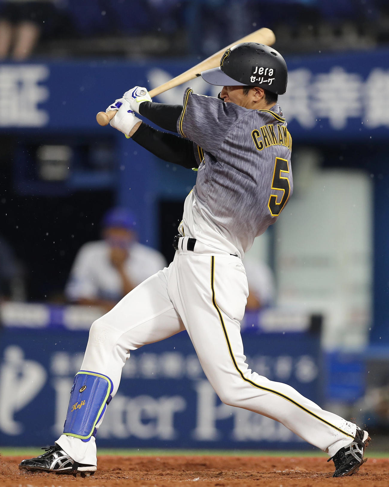 	
DeNA対阪神　4回表阪神2死一、二塁、右前適時打を放つ近本（撮影・前田充）
