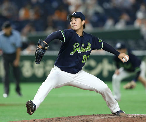 巨人対ヤクルト　7回裏にヤクルト2番手で登板した長谷川（撮影・河野匠）