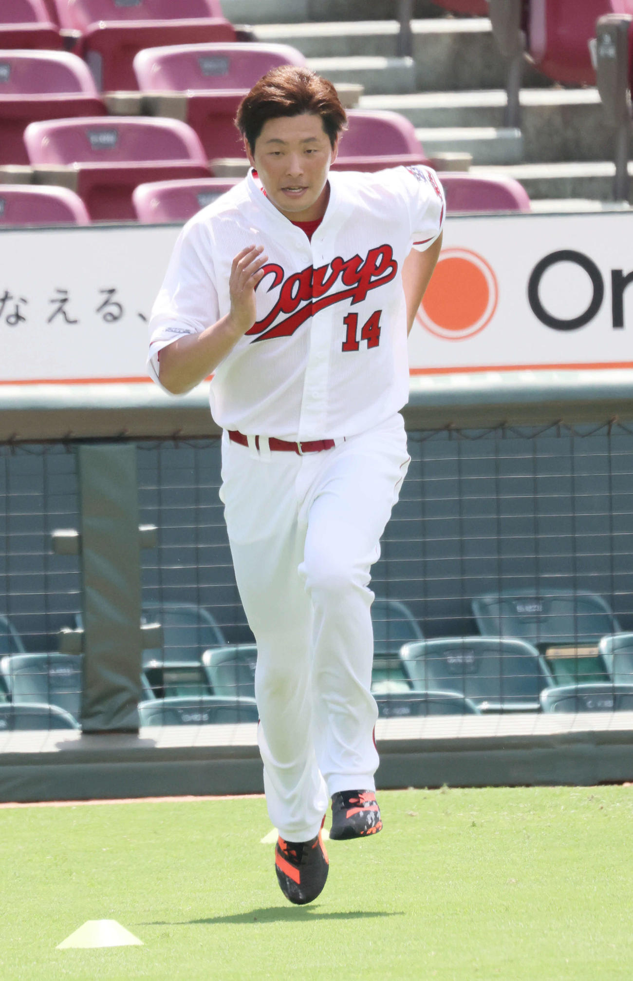 走り込む大瀬良（撮影・加藤孝規）