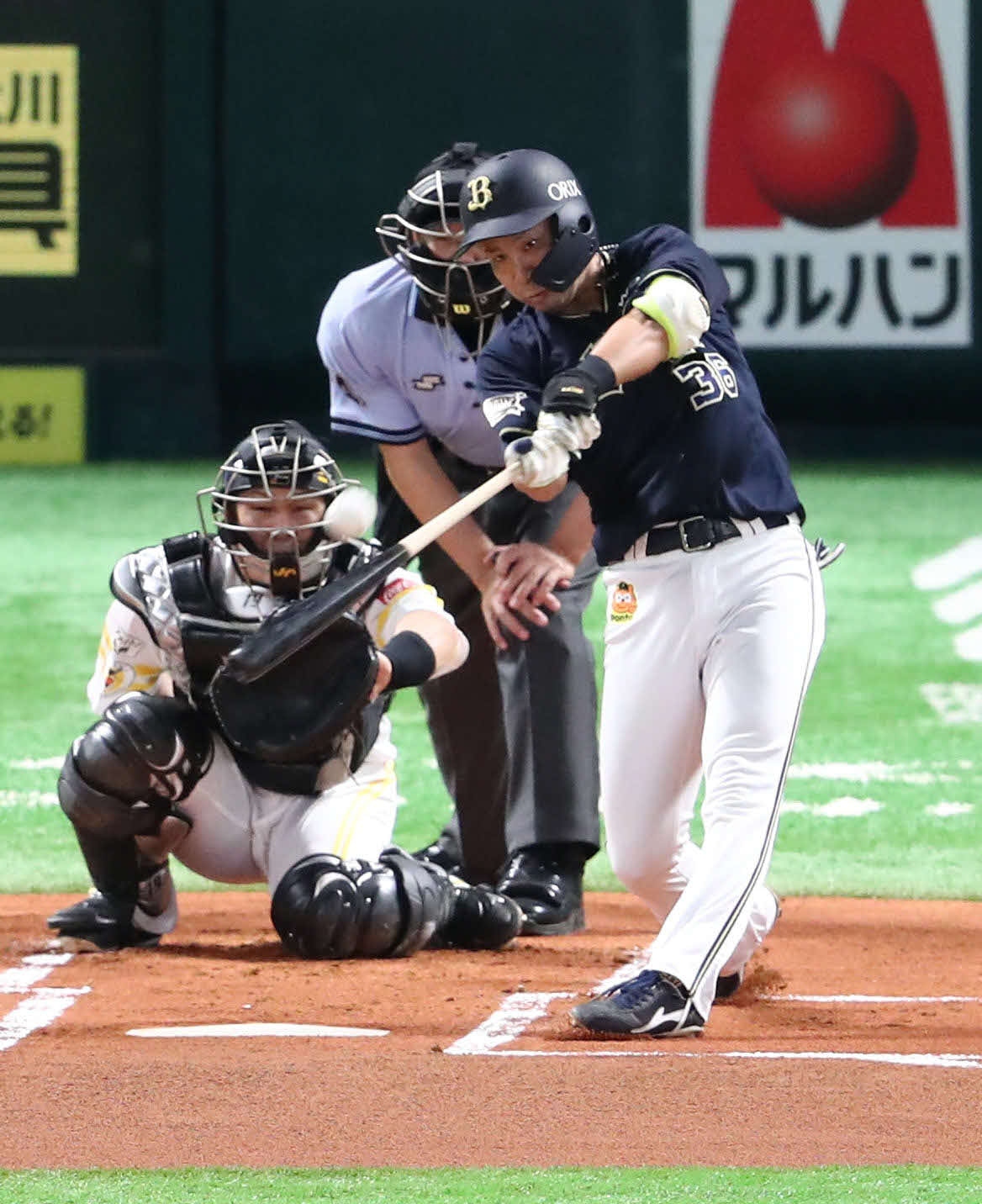 ソフトバンク対オリックス　1回表オリックス無死、山足は左越えに先頭打者本塁打を放つ（撮影・梅根麻紀）