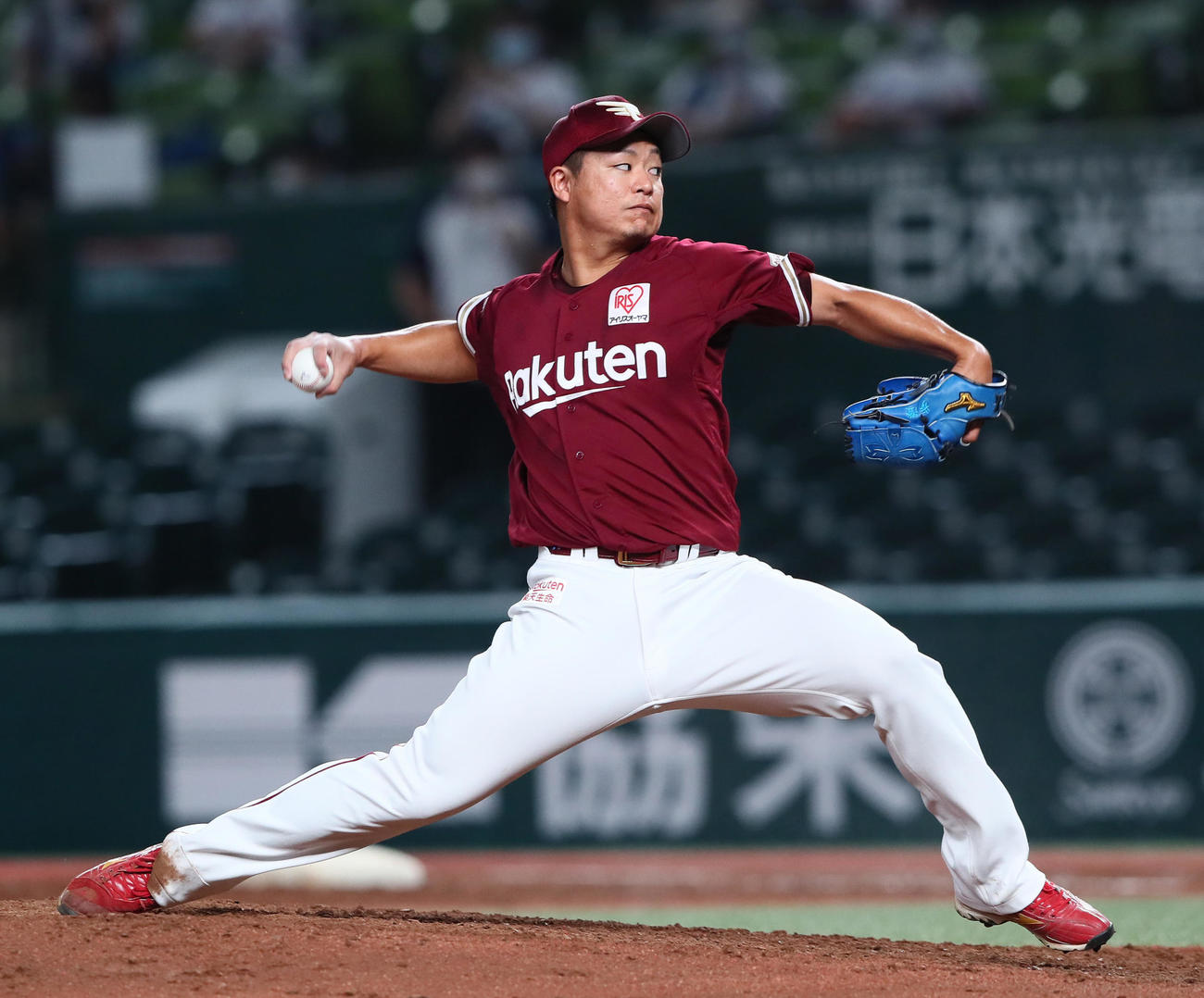 西武対楽天　楽天2番手の酒居（撮影・足立雅史）