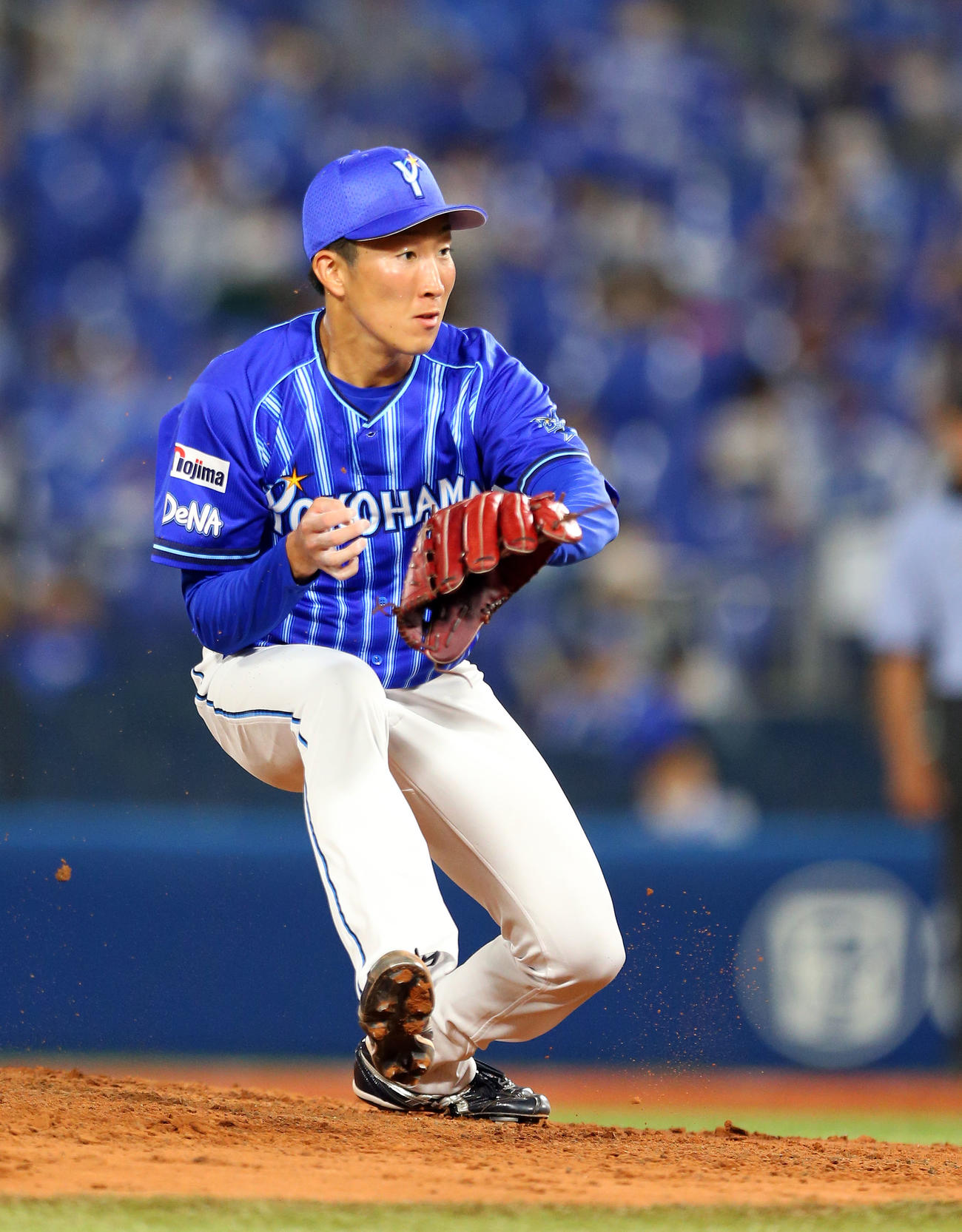DeNA対ヤクルト　5回表ヤクルト2死、吉田喜を投ゴロに仕留める大貫（撮影・大野祥一）