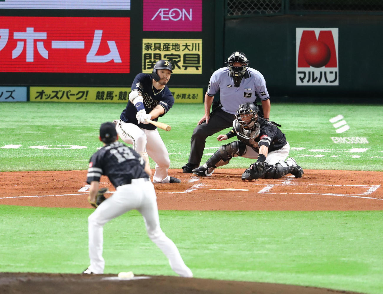 ソフトバンク対オリックス　1回表オリックス2死二、三塁、T－岡田（岡田貴弘）は左前に2点適時打を放つ（撮影・梅根麻紀）
