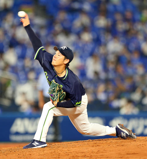 DeNA対ヤクルト　先発のヤクルト小川（撮影・大野祥一）