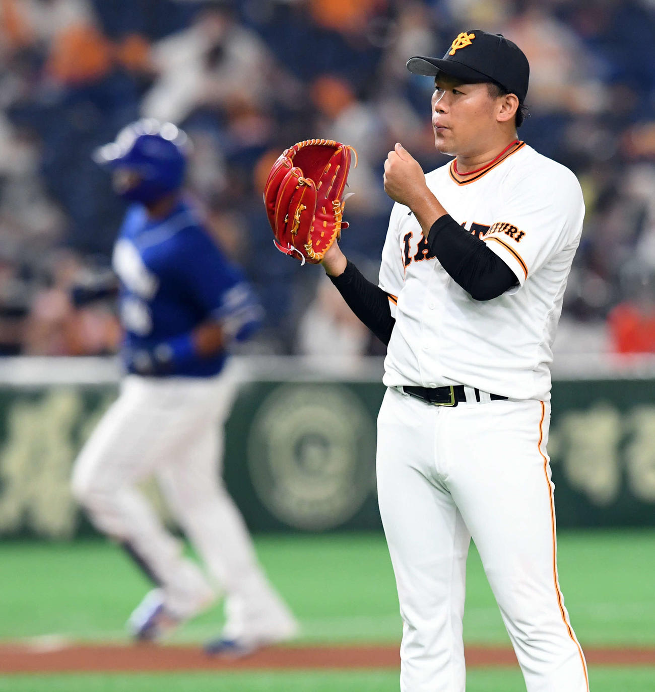 4回表中日1死一塁、ビシエドに2点本塁打を許す田口（撮影・たえ見朱実）