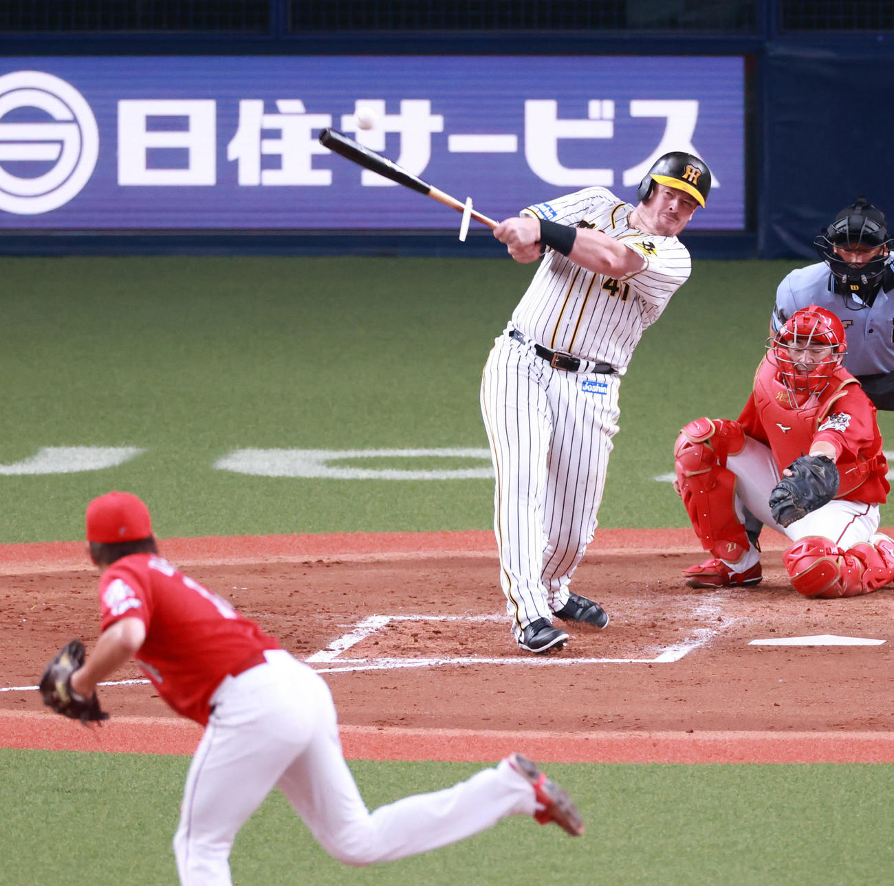 阪神対広島　3回裏阪神2死一、二塁、右前へ適時打を放つボーア（撮影・清水貴仁）