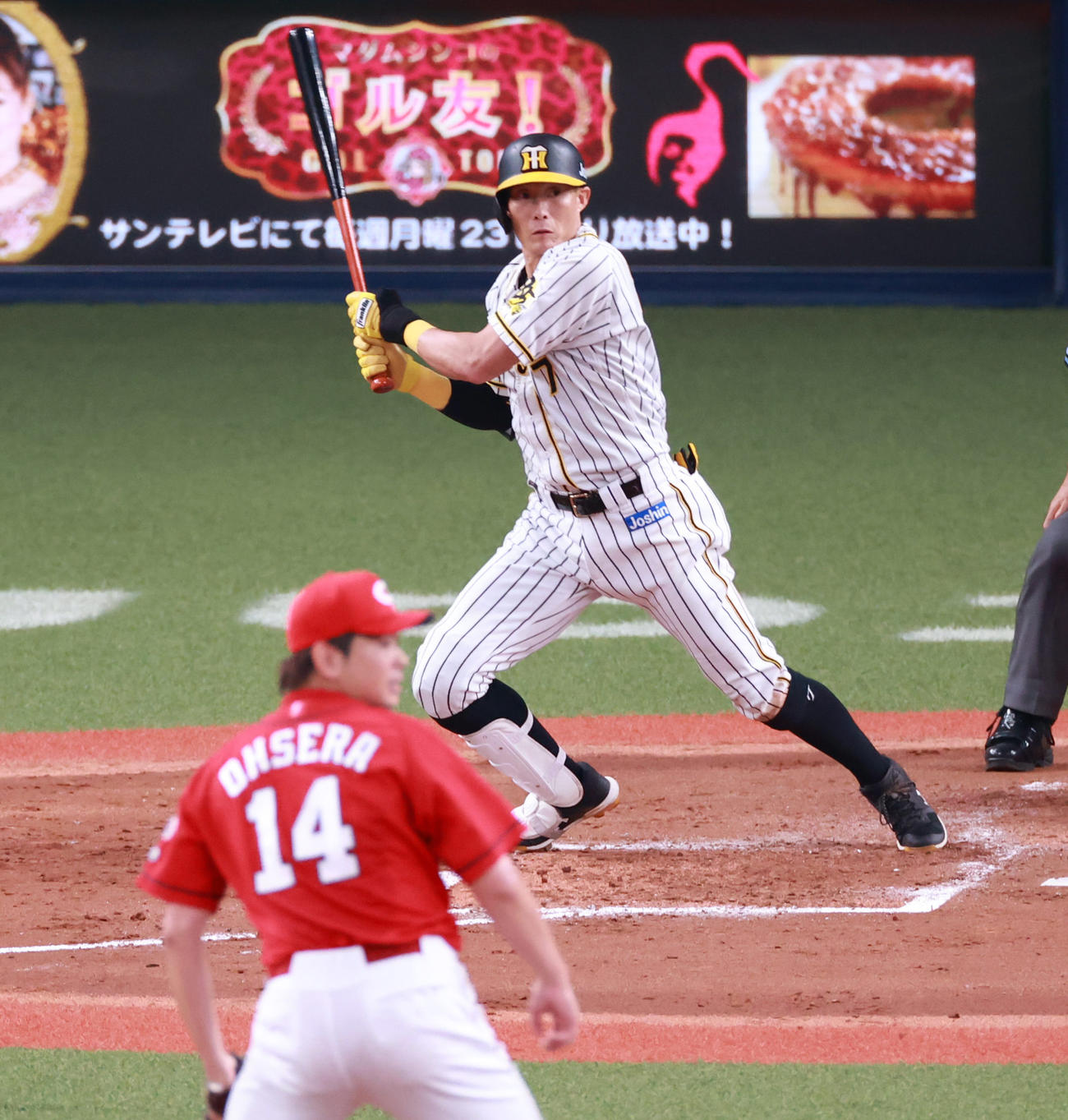 阪神対広島　3回裏阪神1死、左前打を放つ糸井嘉男（撮影・清水貴仁）