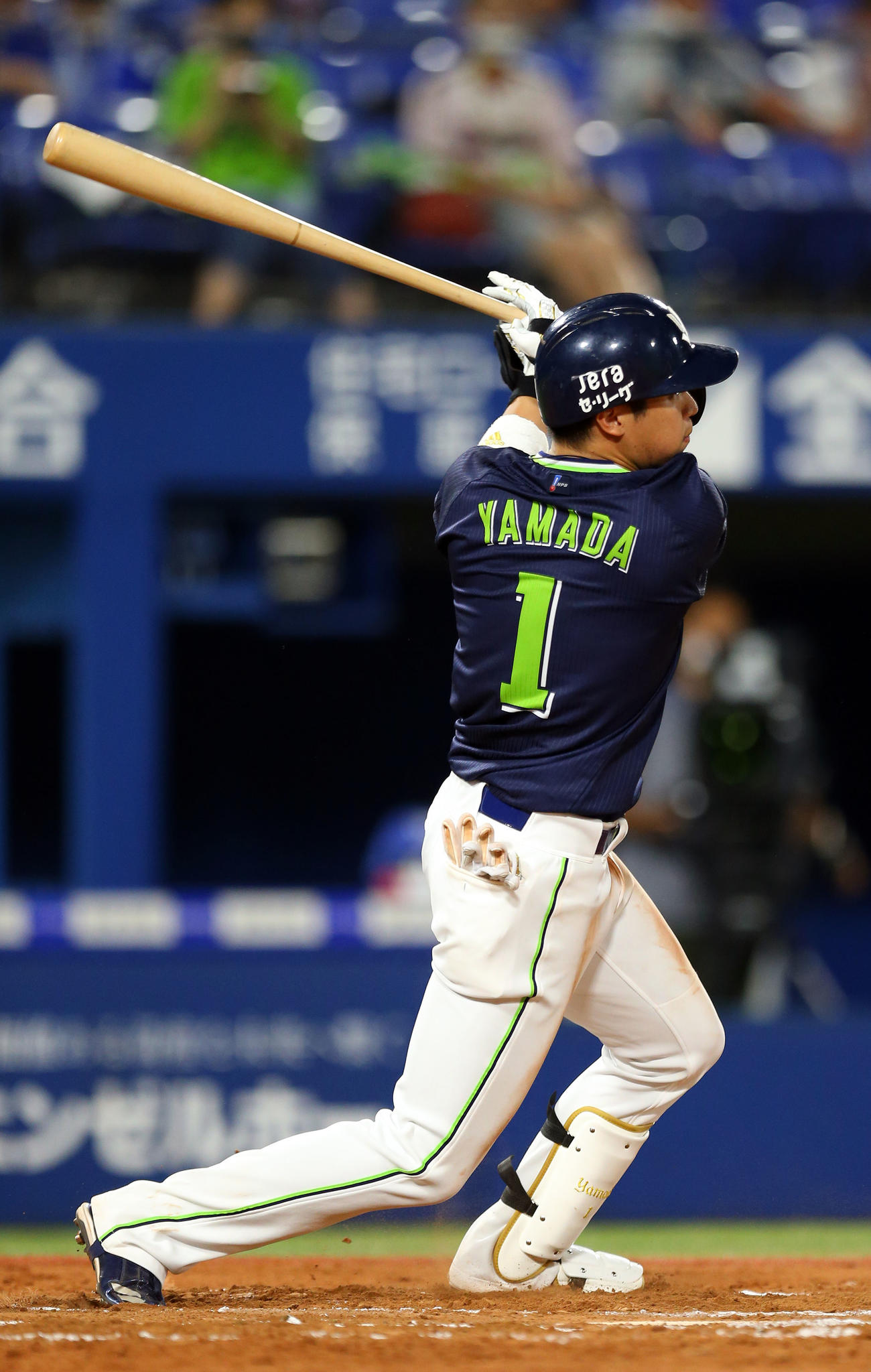 DeNA対ヤクルト　6回表ヤクルト2死、左前打を放つ山田哲（撮影・大野祥一）
