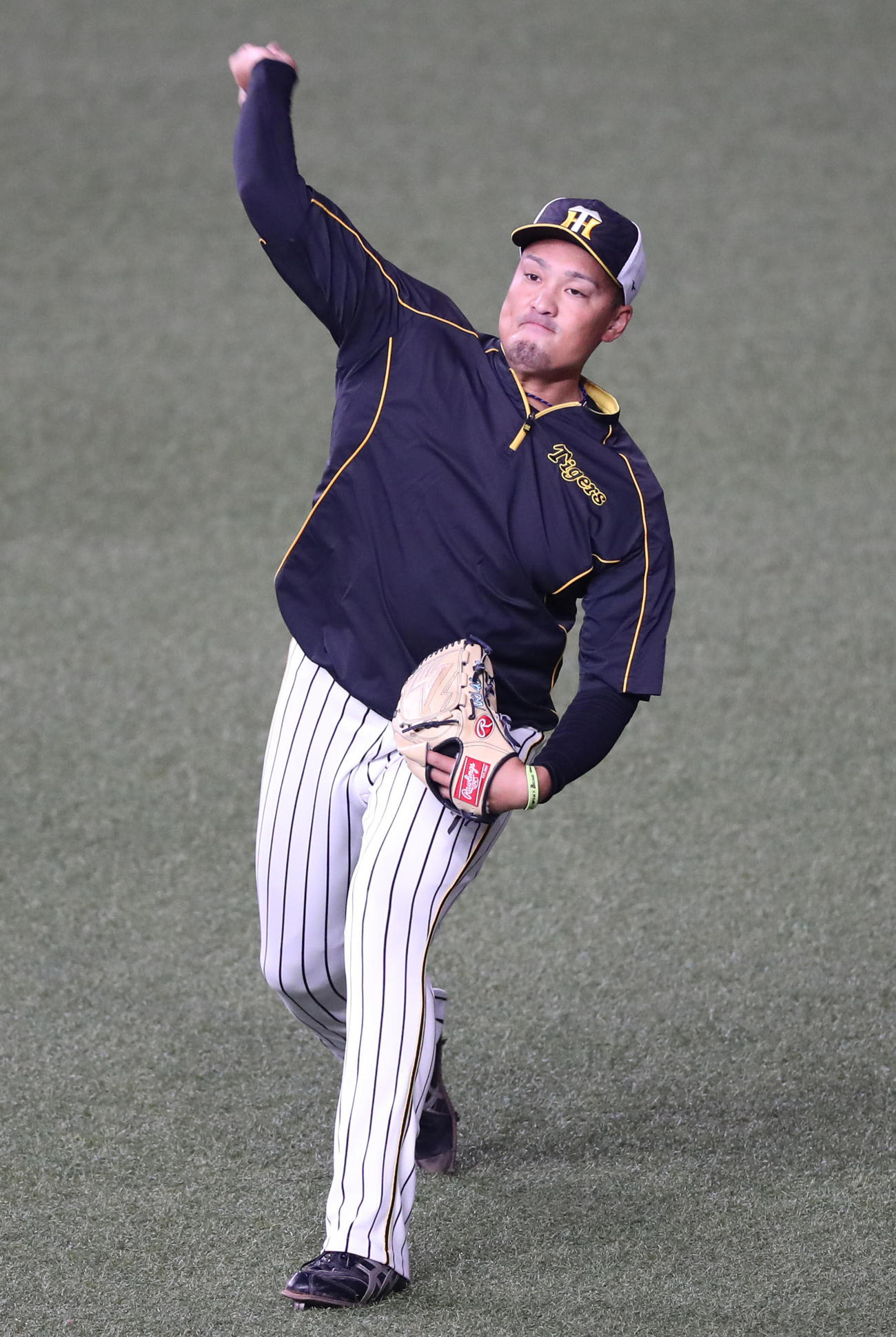 阪神対広島　試合前の練習を行う秋山拓巳（撮影・清水貴仁）