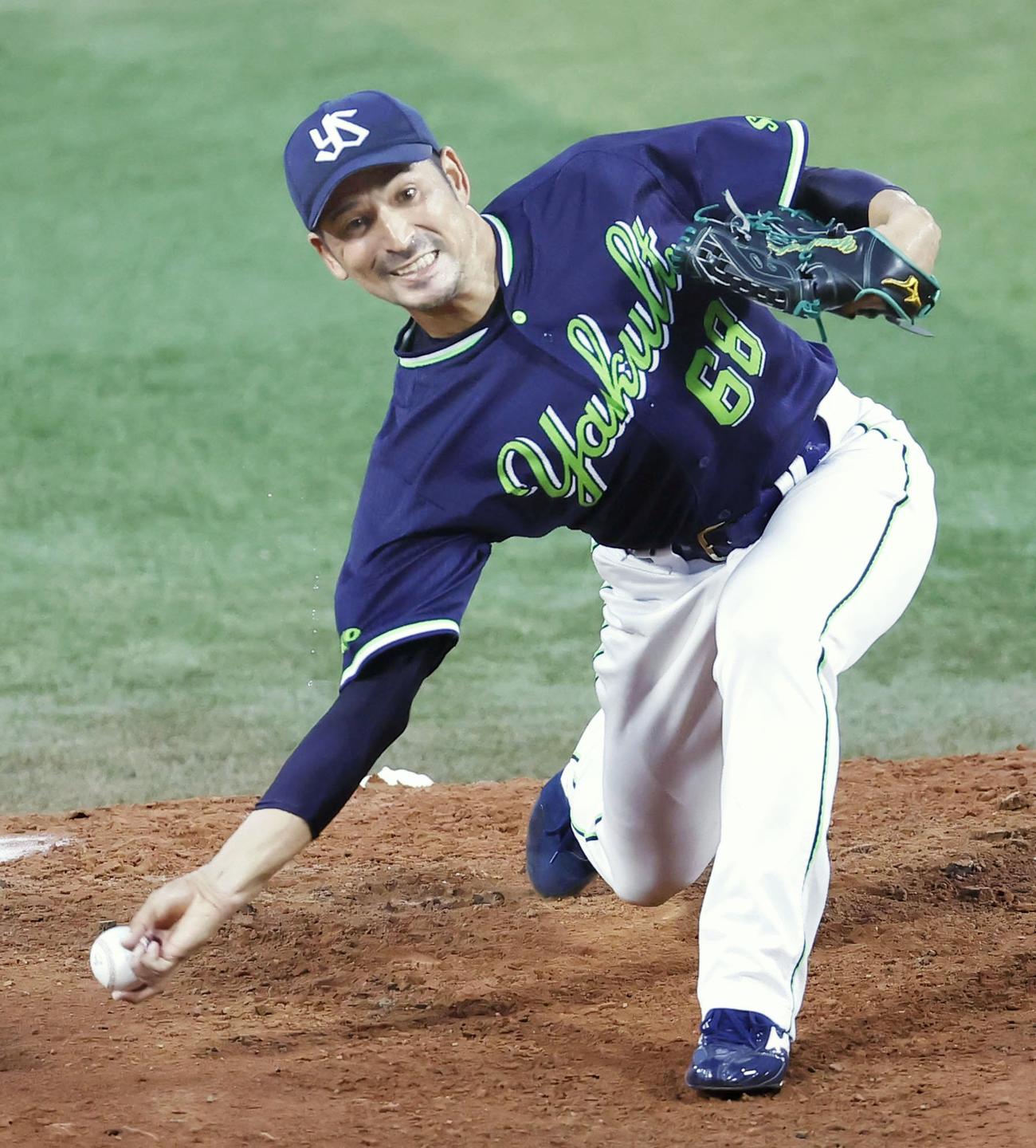 DeNA戦に先発したヤクルト・山中（共同）