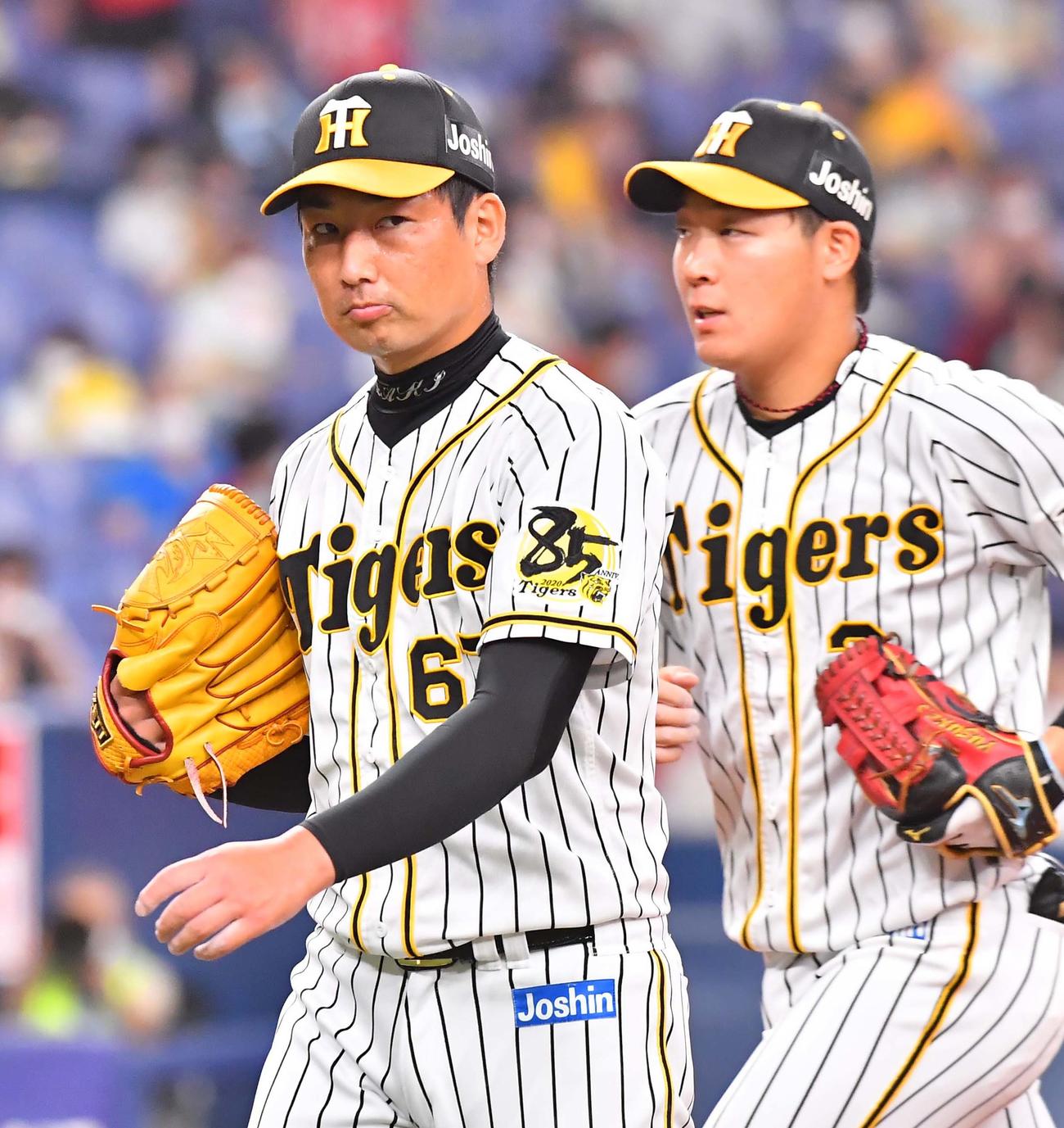 広島に同点に追いつかれ悔しそうな表情を見せる岩崎優（撮影・上田博志）