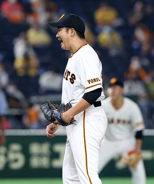 巨人対阪神　5回表阪神無死、梅野を三振に仕留めほえる菅野（撮影・垰建太）