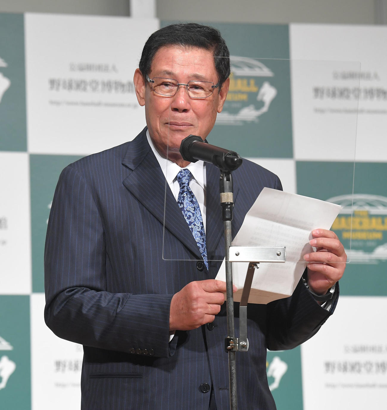 殿堂入り表彰のスピーチで家族に感謝を述べる田淵幸一氏（代表撮影）