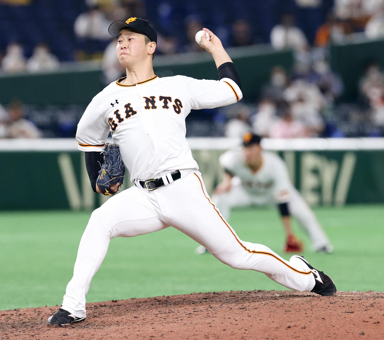 巨人対阪神　8回表、巨人6番手の中川（撮影・垰建太）