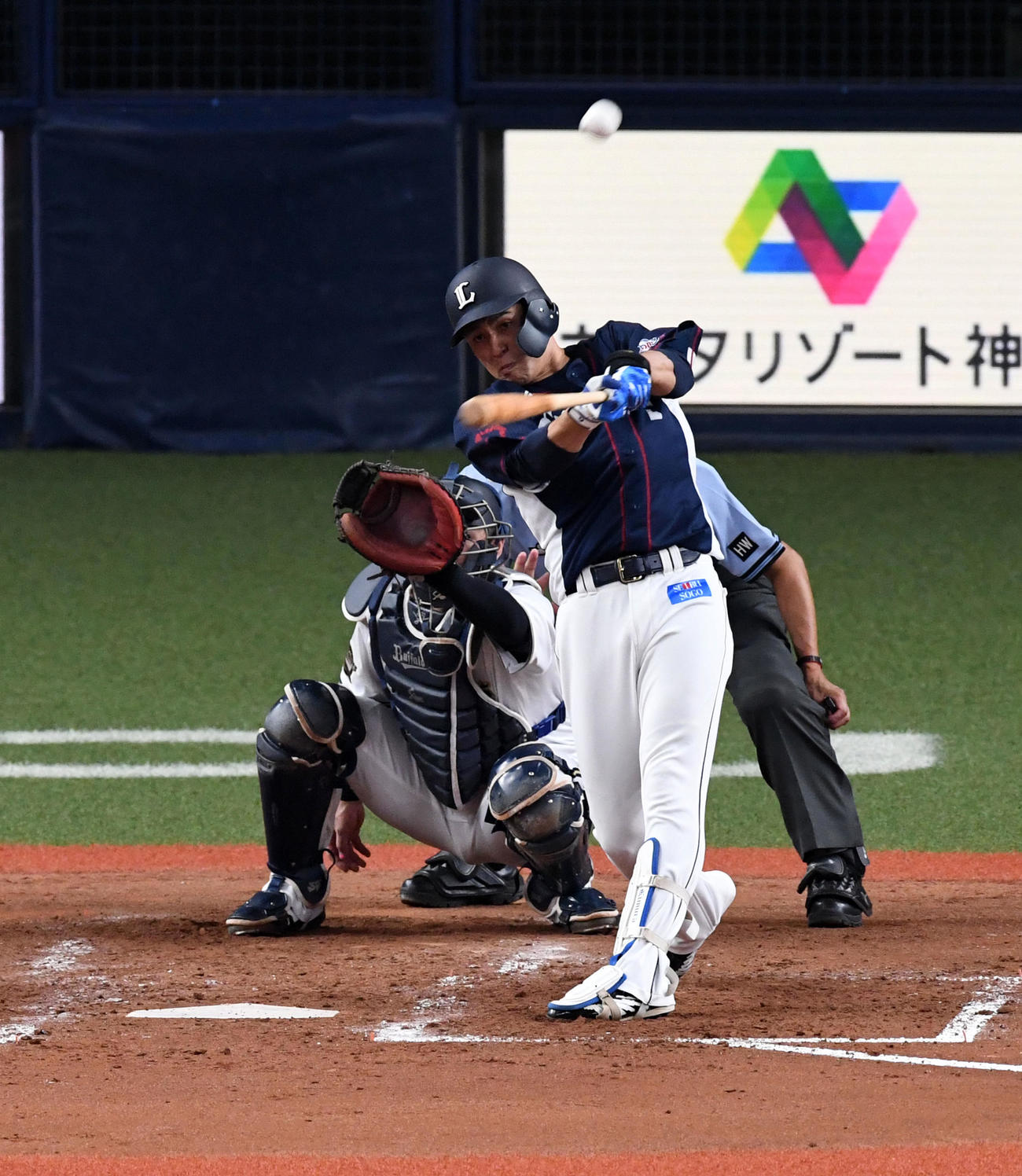 オリックス対西武　5回表西武1死、木村は左越え本塁打を放つ（撮影・前岡正明）