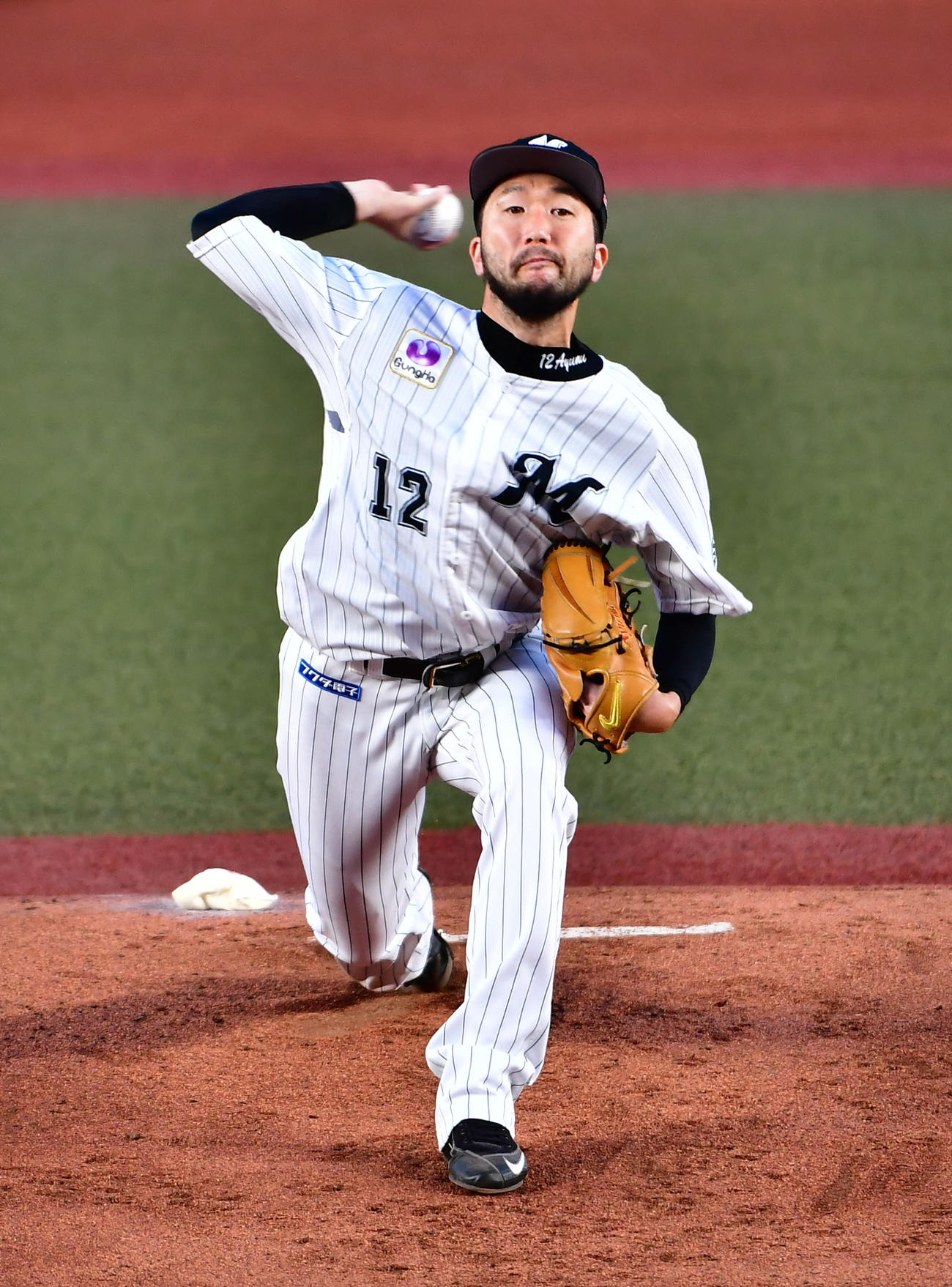 ロッテ対ソフトバンク　ロッテ先発の石川（撮影・小沢裕）