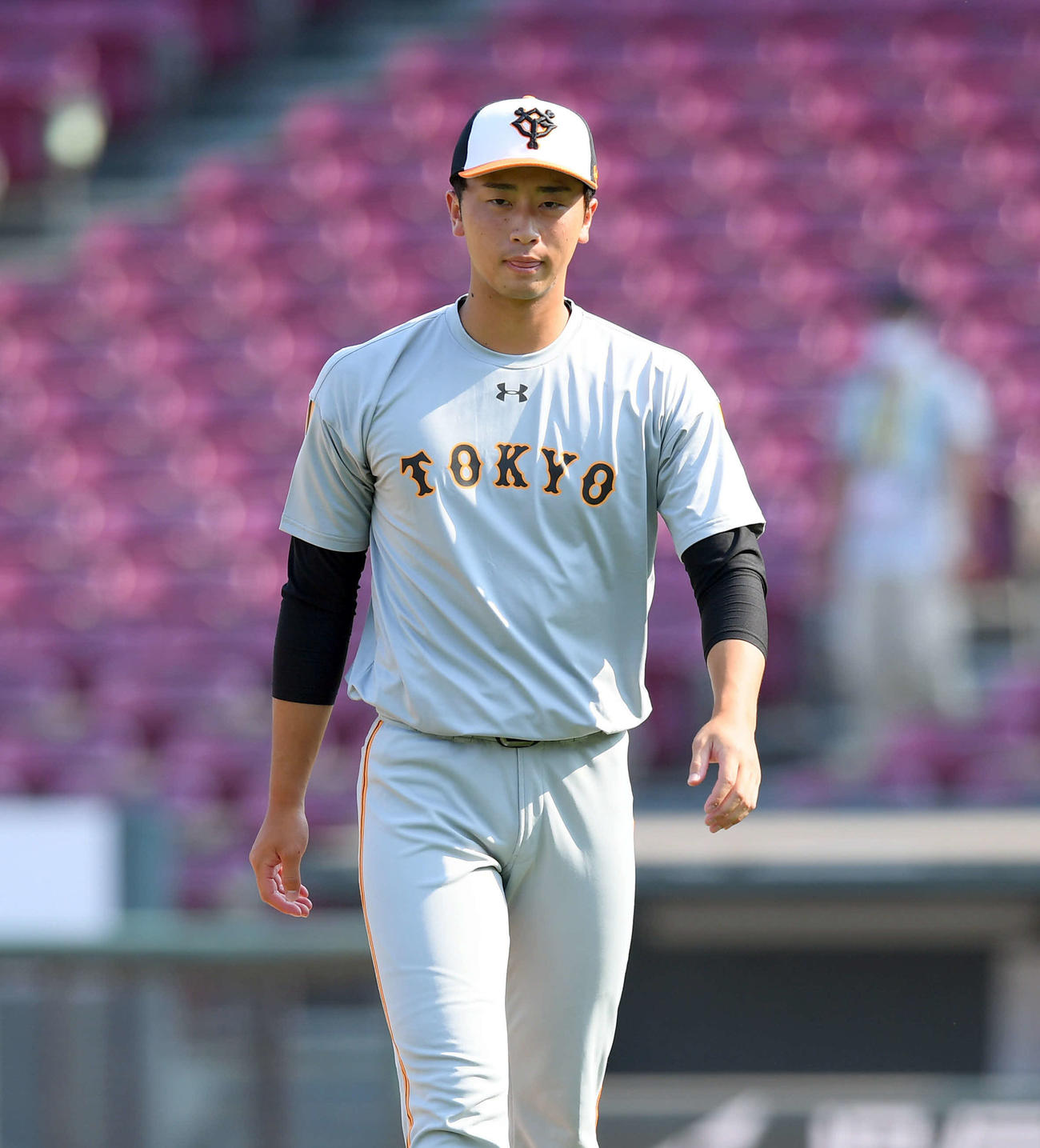 広島対巨人　1軍に上がった巨人直江（撮影・たえ見朱実）