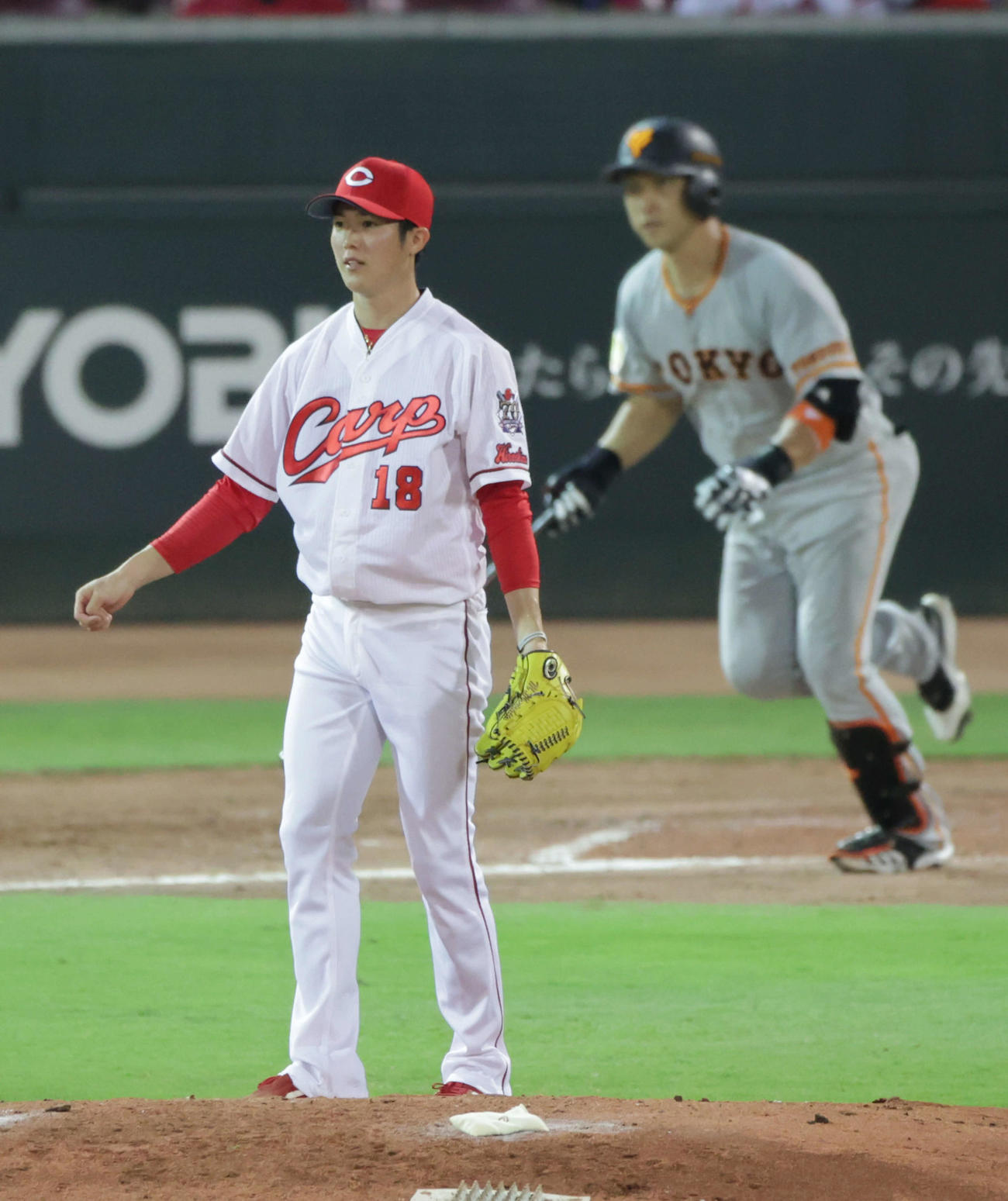 広島対巨人　中島に右適時打を打たれた広島先発の森下（撮影・加藤孝規）
