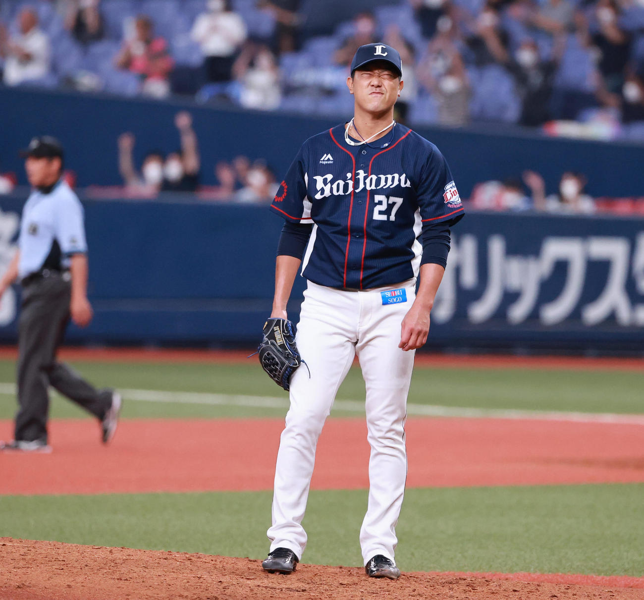 ジョーンズに先制の左越え3点本塁打を浴びる内海哲也（撮影・清水貴仁）